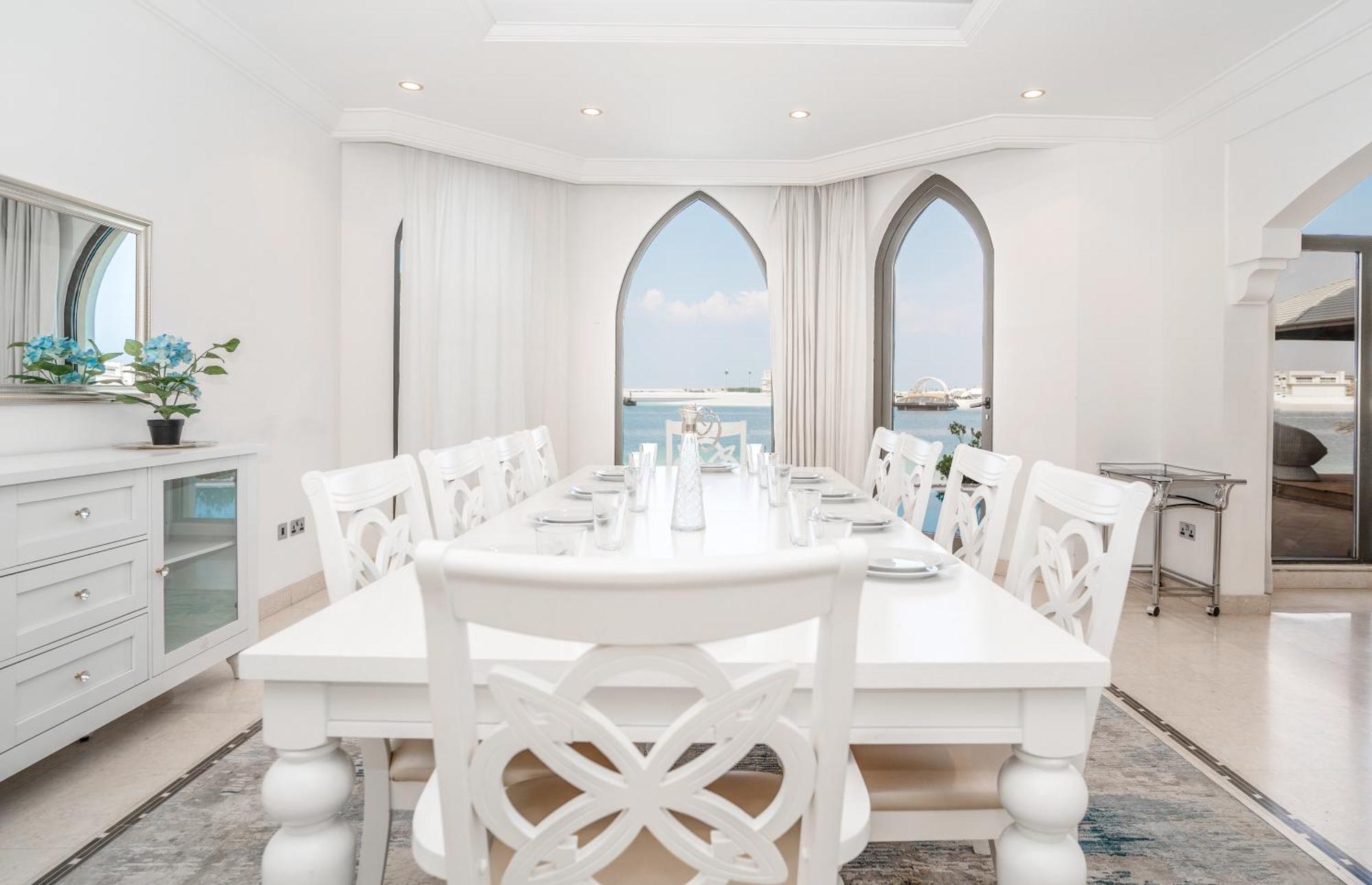 Vacay Lettings -private Pool & Beach At Palm Jumeirah * Dubai
