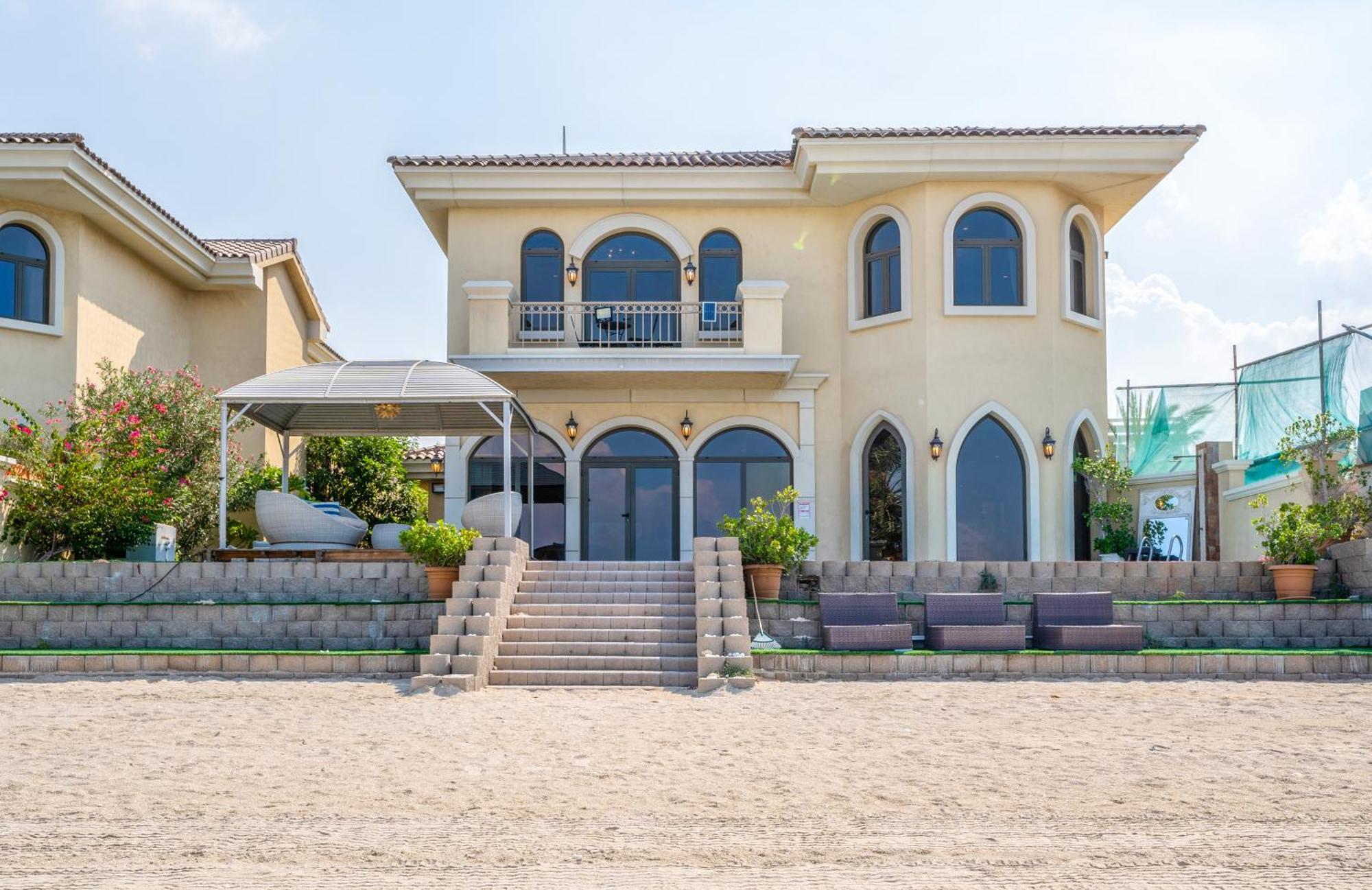 Vacay Lettings -private Pool & Beach At Palm Jumeirah Villa Dubai