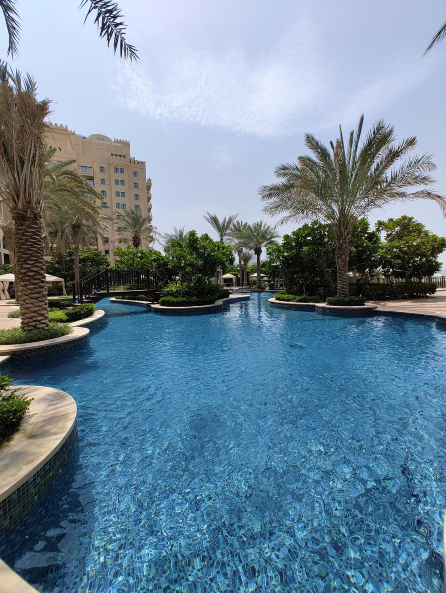 Fairmont Residences The Palm: Beachfront Luxury With Designer Terrace Apartment *