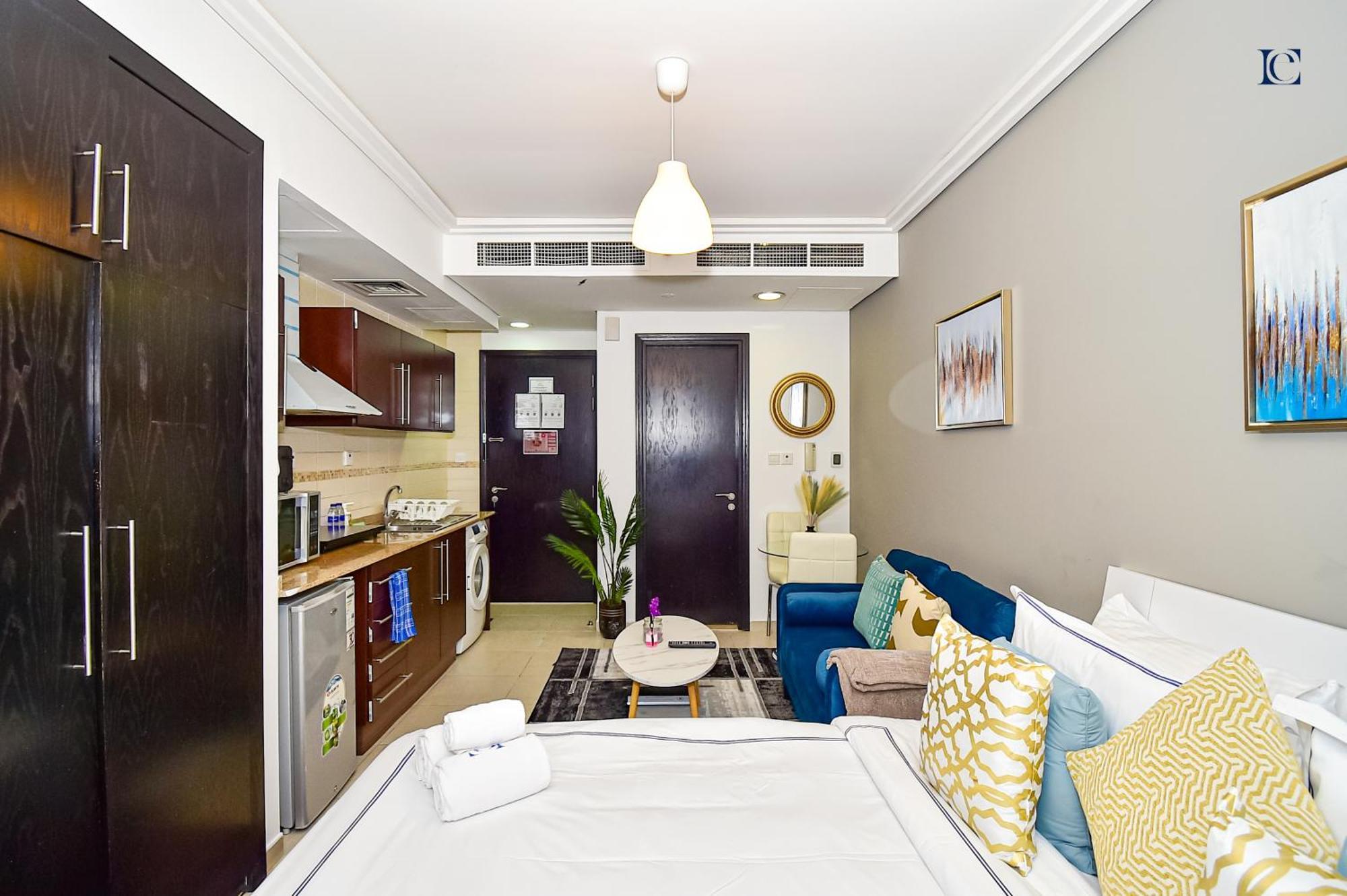 Luxury Escapes - Cozy With Balcony Near Metro - Goldcrest 2 Jlt Apartment *