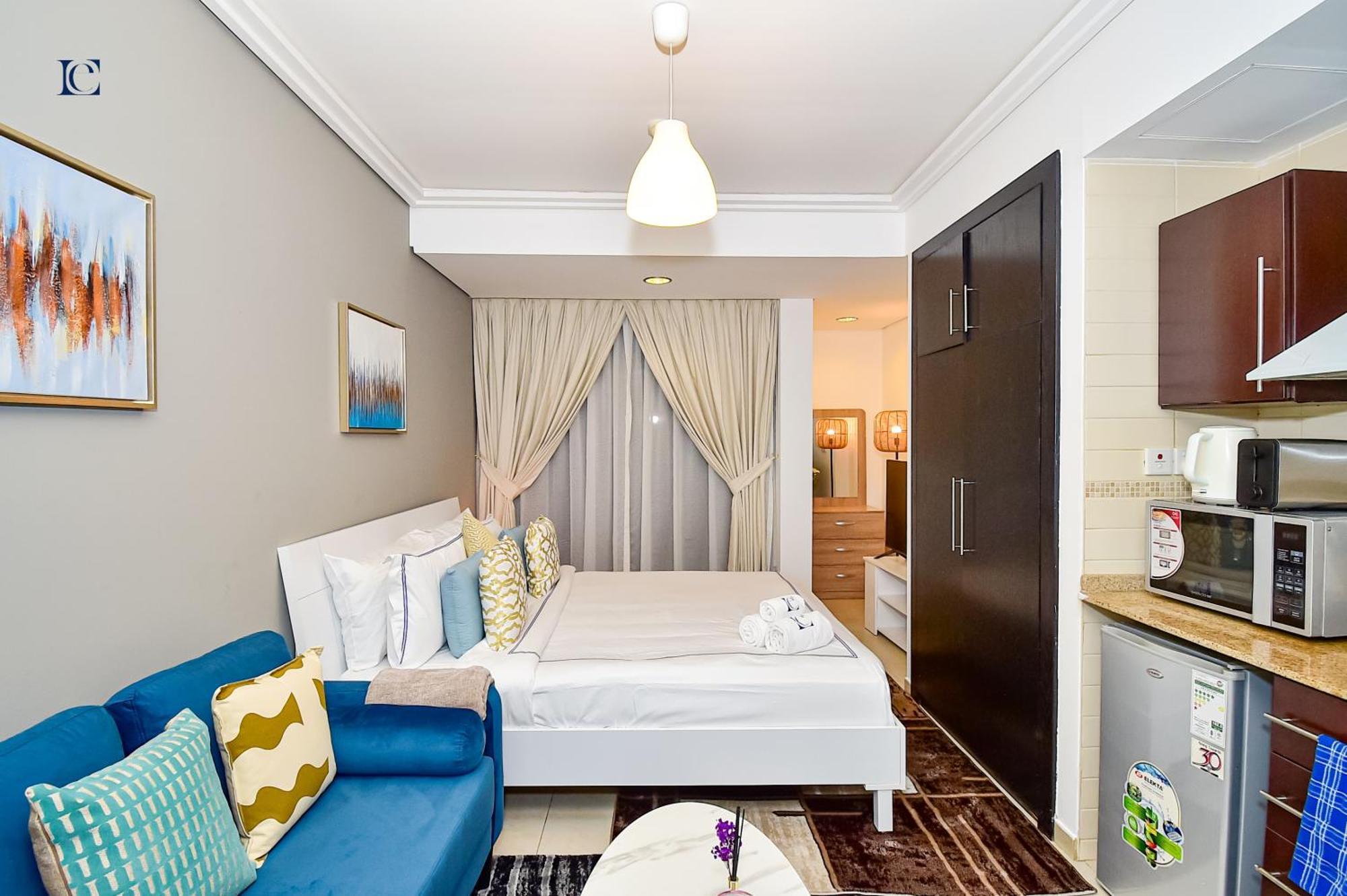 Luxury Escapes - Cozy With Balcony Near Metro - Goldcrest 2 Jlt *