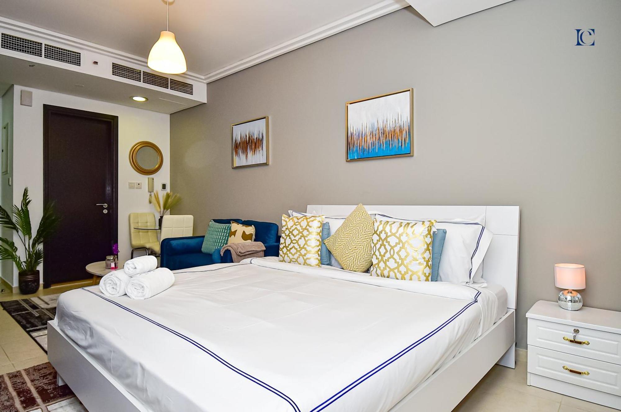 Luxury Escapes - Cozy With Balcony Near Metro - Goldcrest 2 Jlt * Dubai