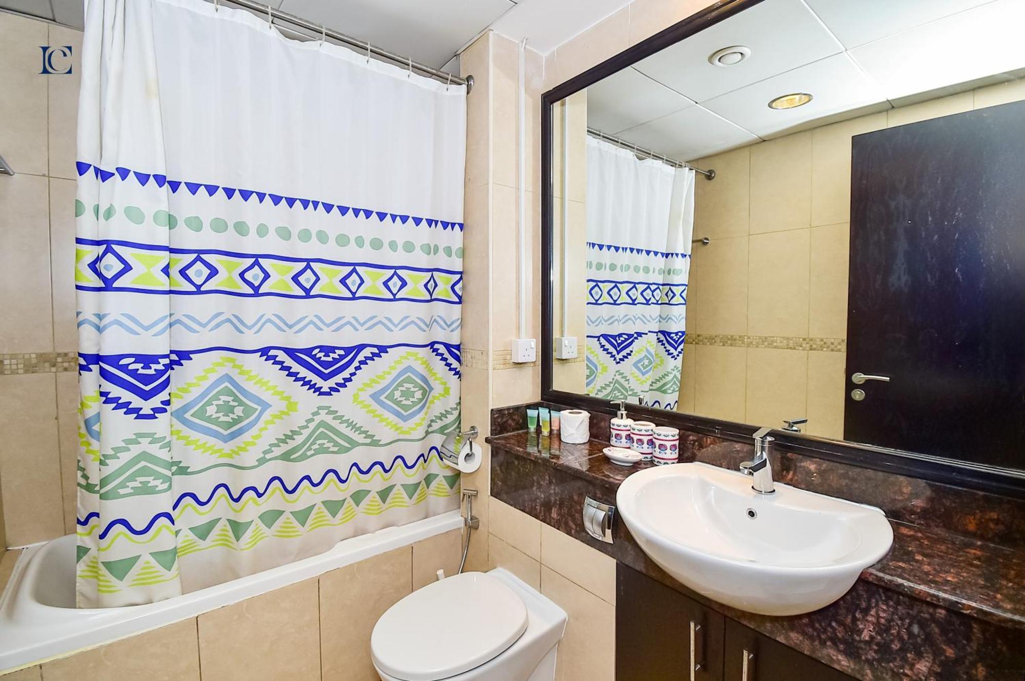 Luxury Escapes - Cozy With Balcony Near Metro - Goldcrest 2 Jlt Apartment Dubai