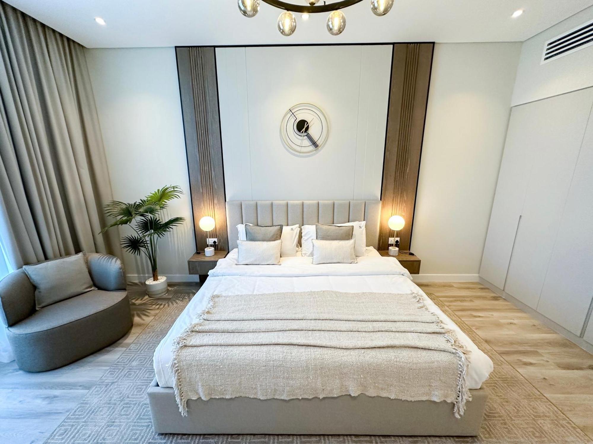 Apartment Renovated Marina View In Oceana *