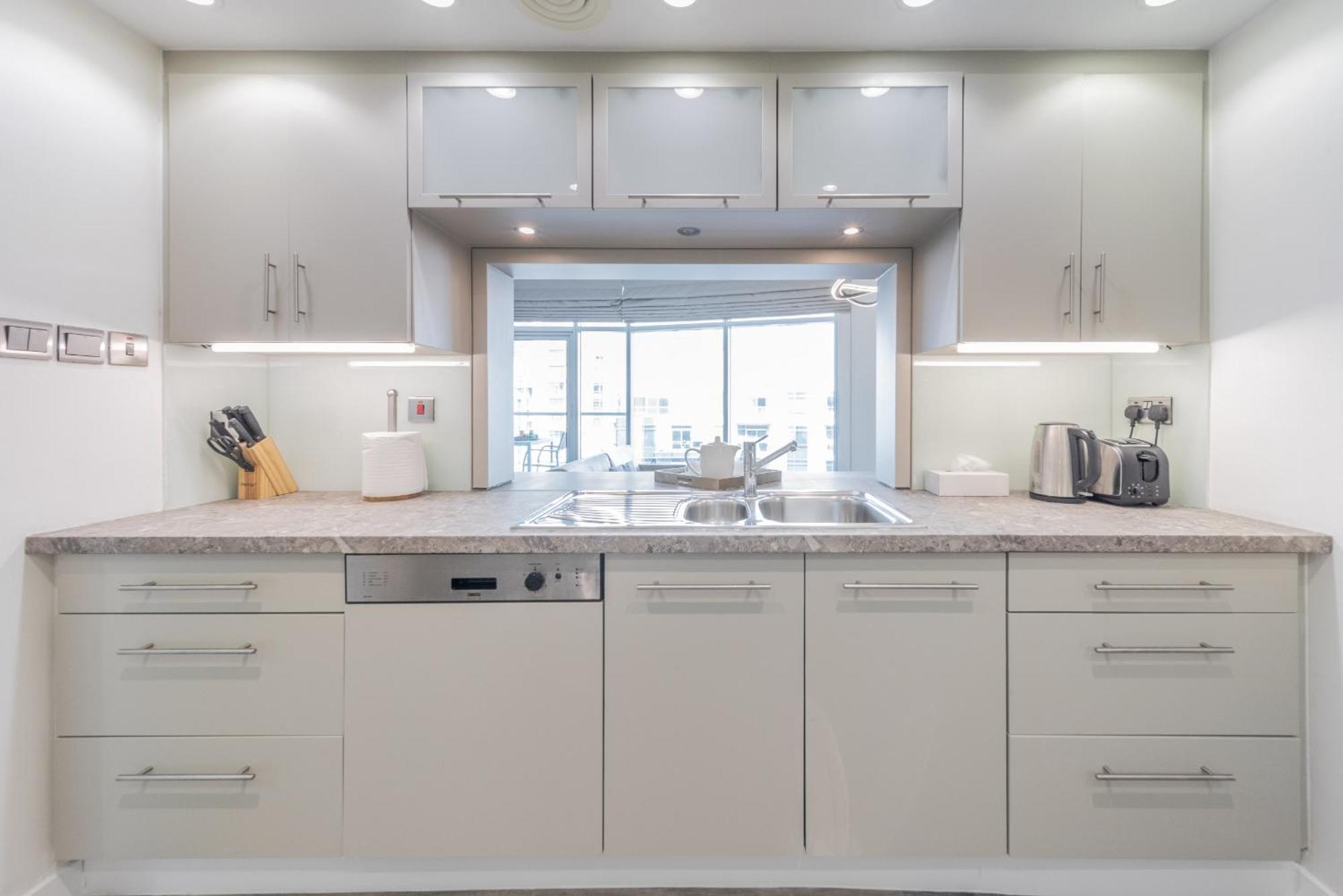 Daire Boutique Living - Burj Views - Renovated *