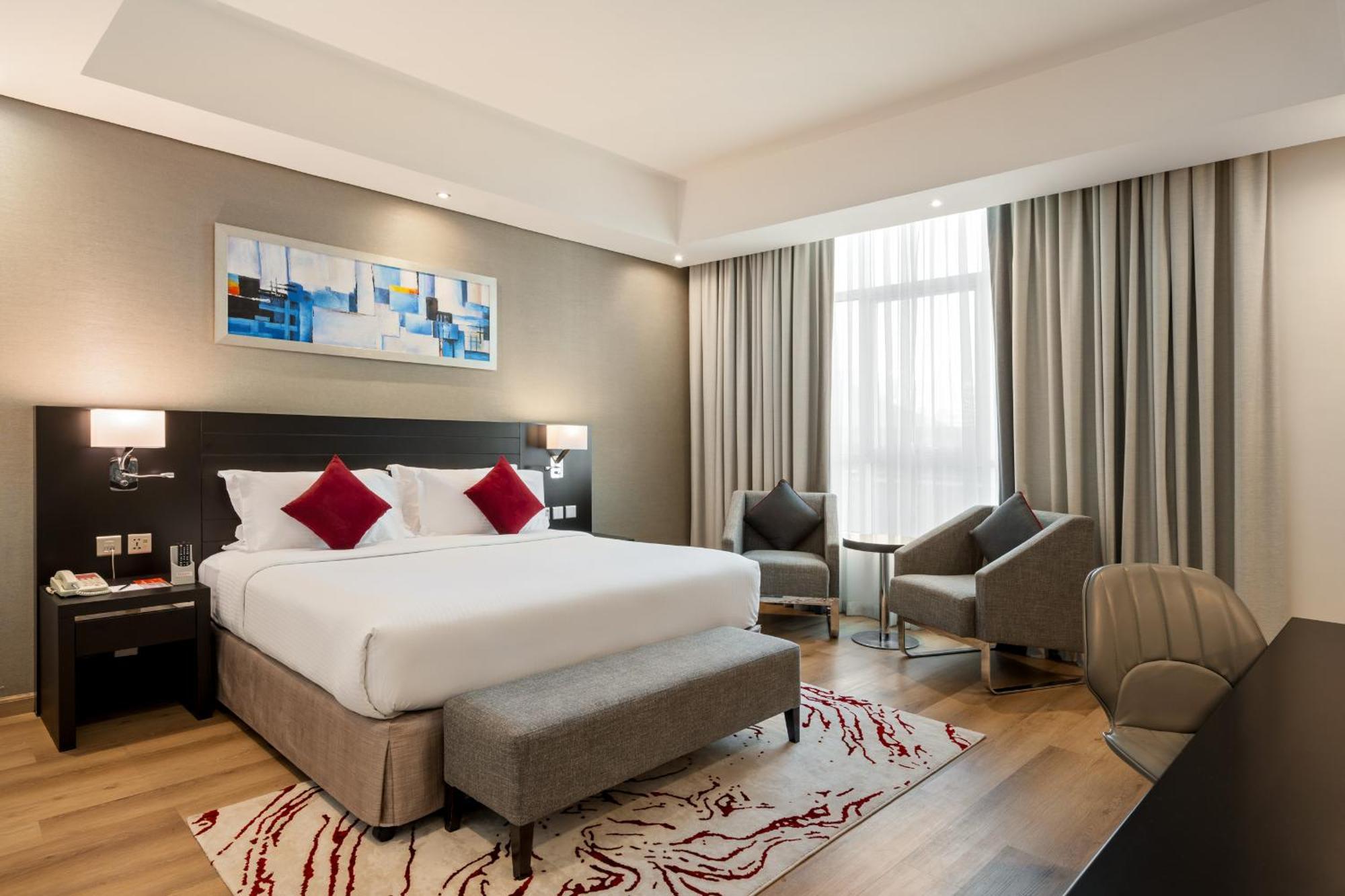 Hotel Ramada By Wyndham Barsha Heights