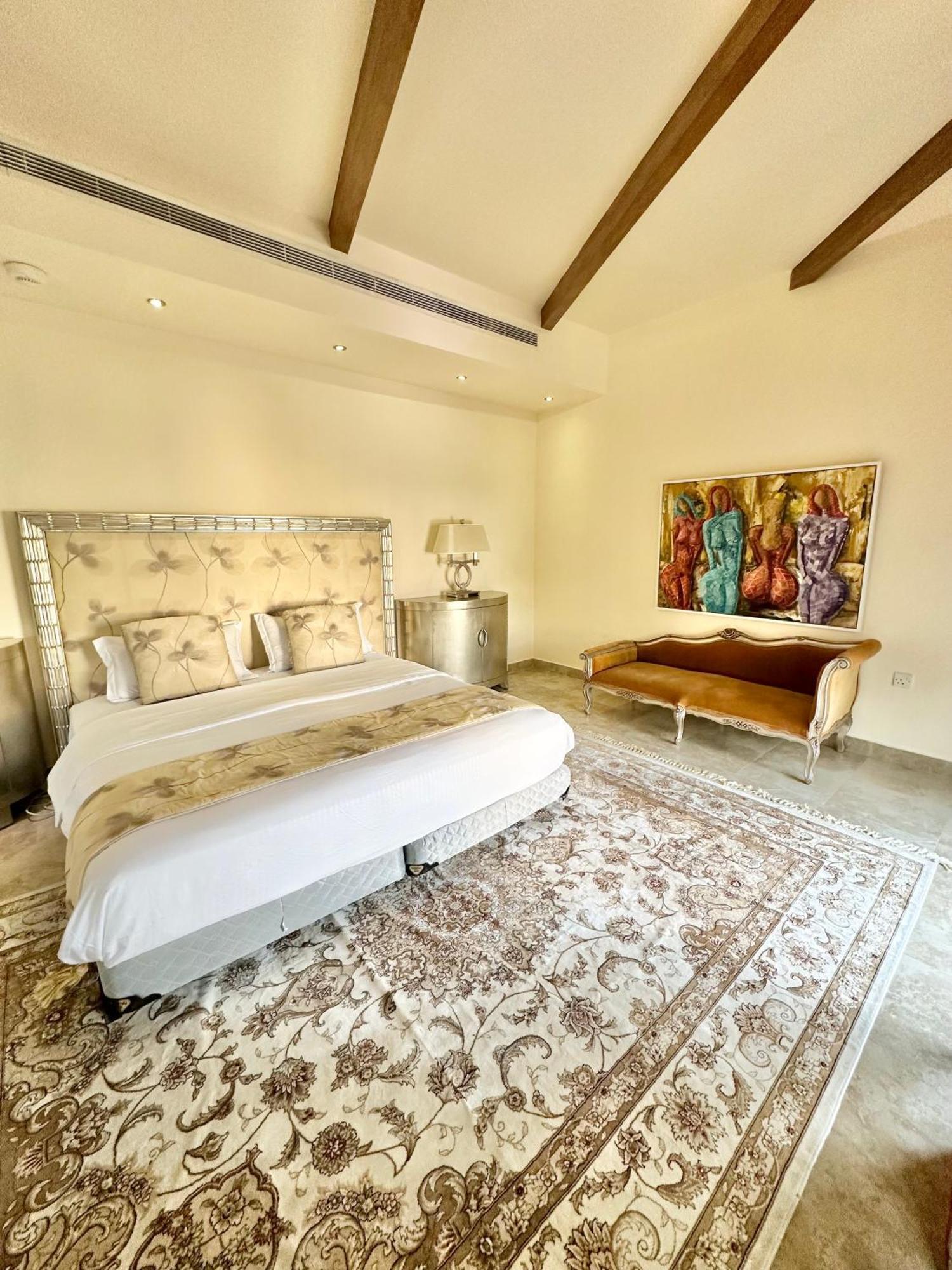 Dari Guest house *