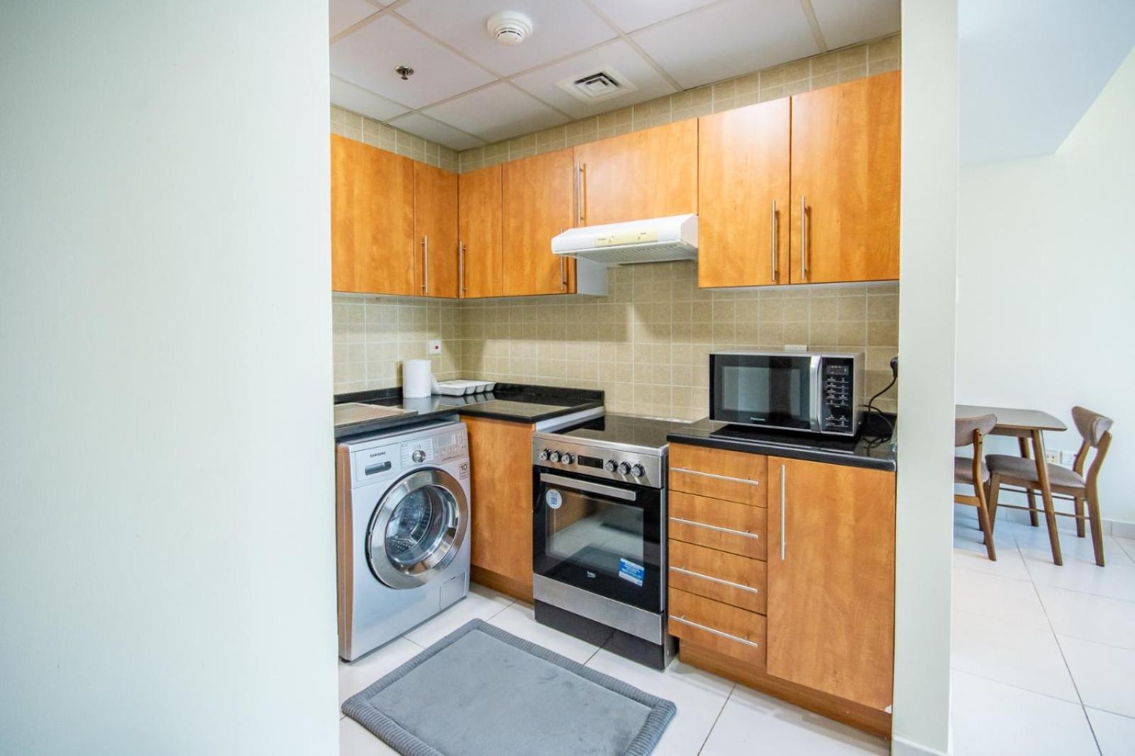 New!! Marina View - Recently Renovated Apartment Dubai