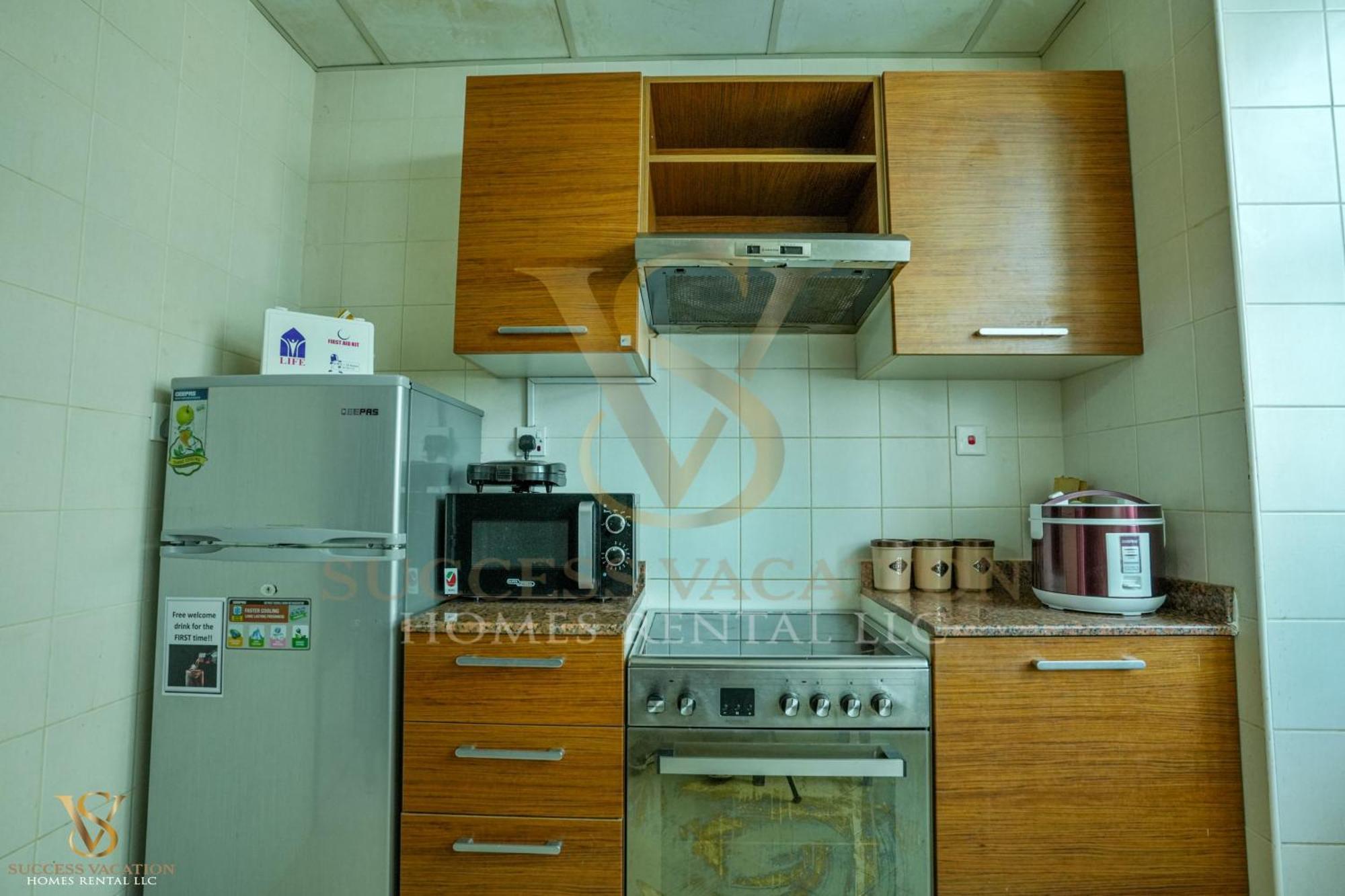 Daire Success Luxury - 5 Min Away Marina Corniche - Free Housekeeping Provided Everyday-24-7 Staff Available For Services