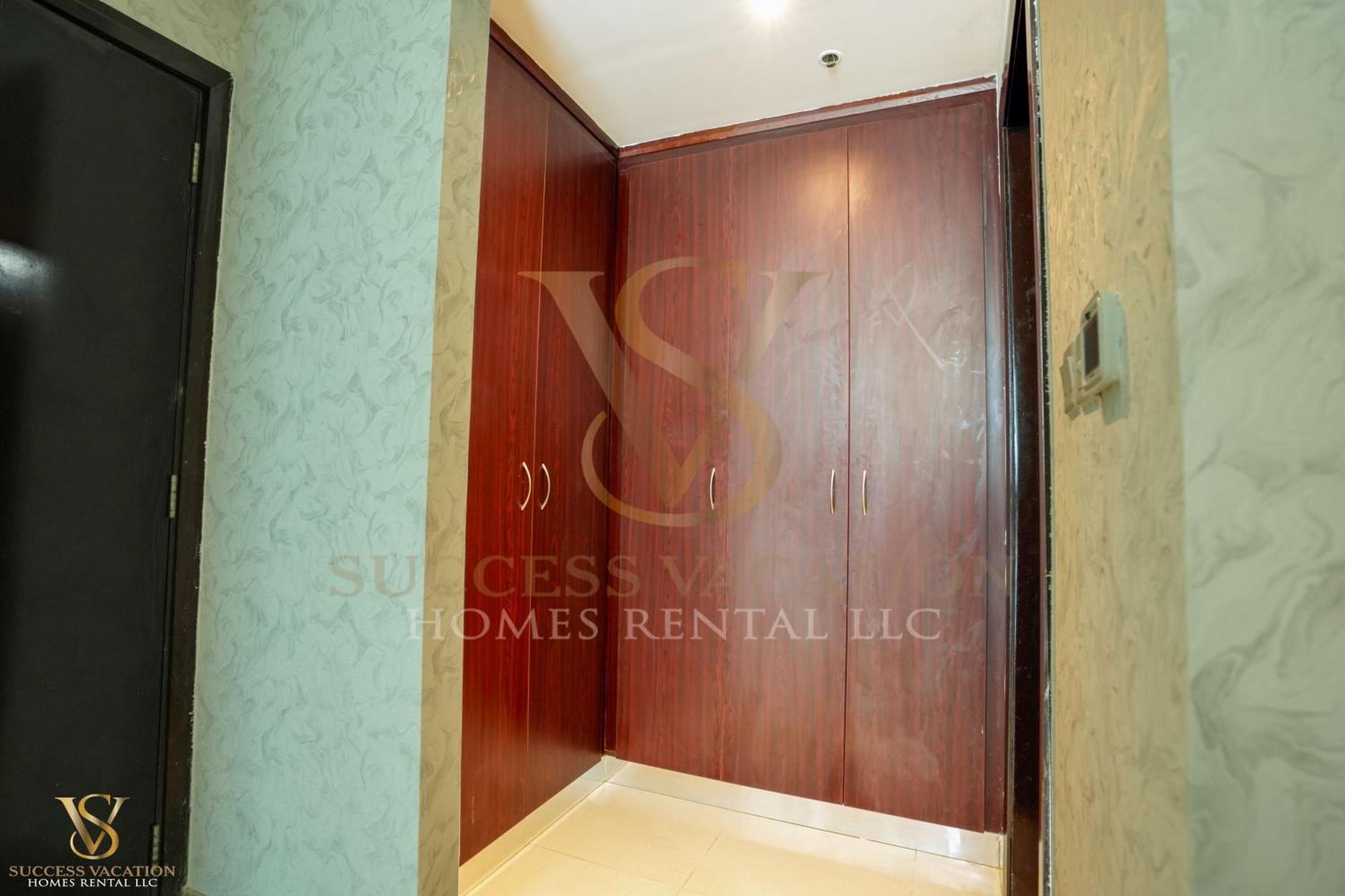 Daire Success Luxury - 5 Min Away Marina Corniche - Free Housekeeping Provided Everyday-24-7 Staff Available For Services Dubai