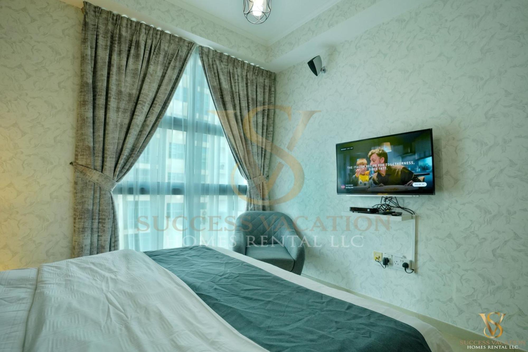 Daire Success Luxury - 5 Min Away Marina Corniche - Free Housekeeping Provided Everyday-24-7 Staff Available For Services