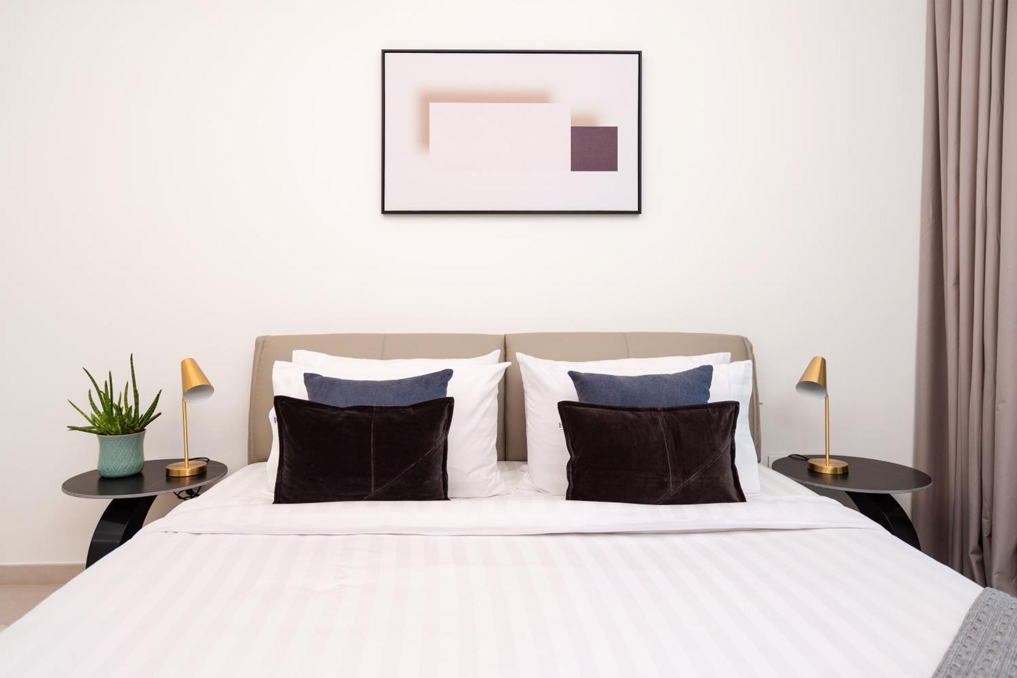 Prime Retreats @ Downtown Views By Emaar * Dubai