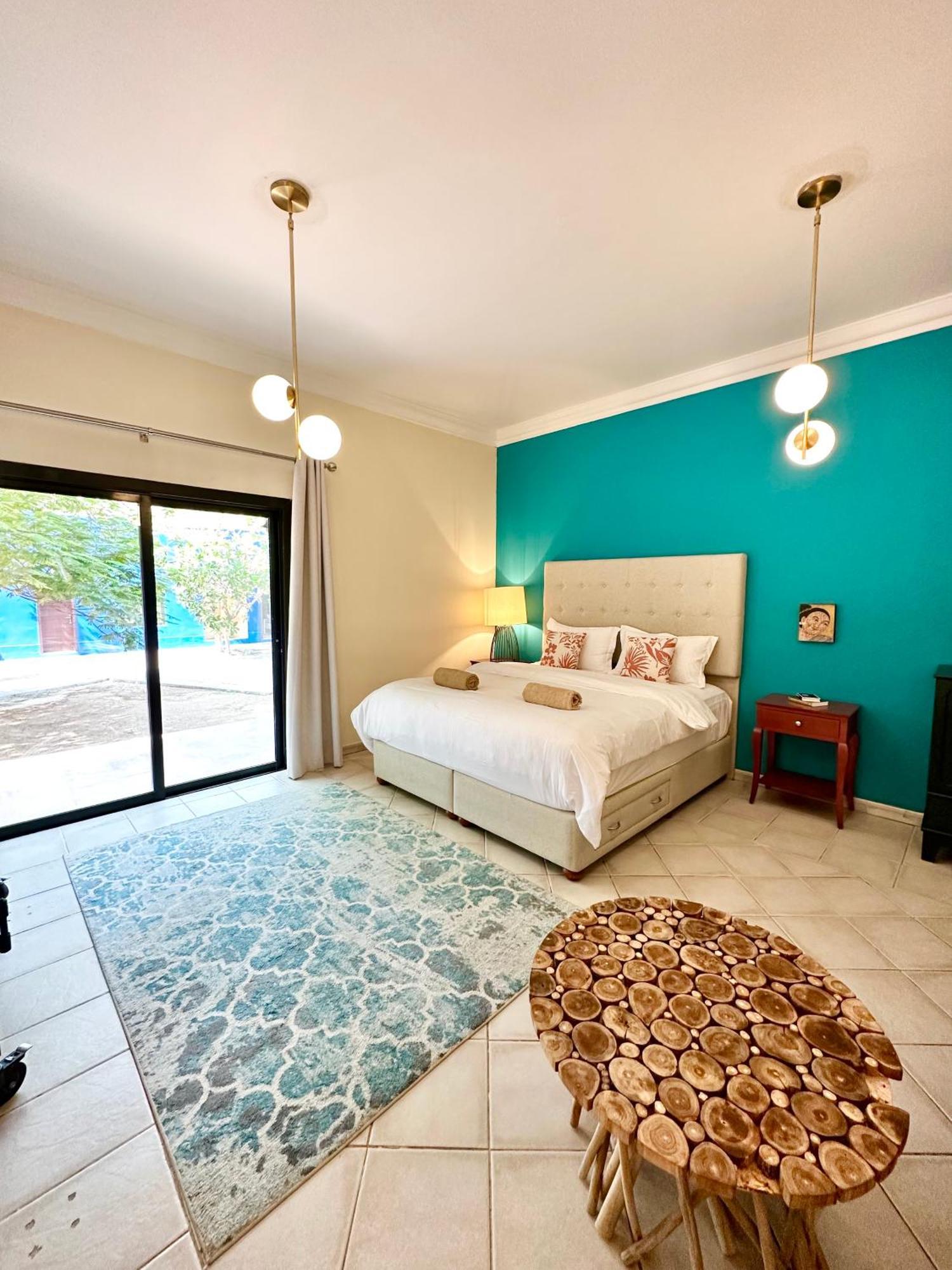 Dari Guest house *