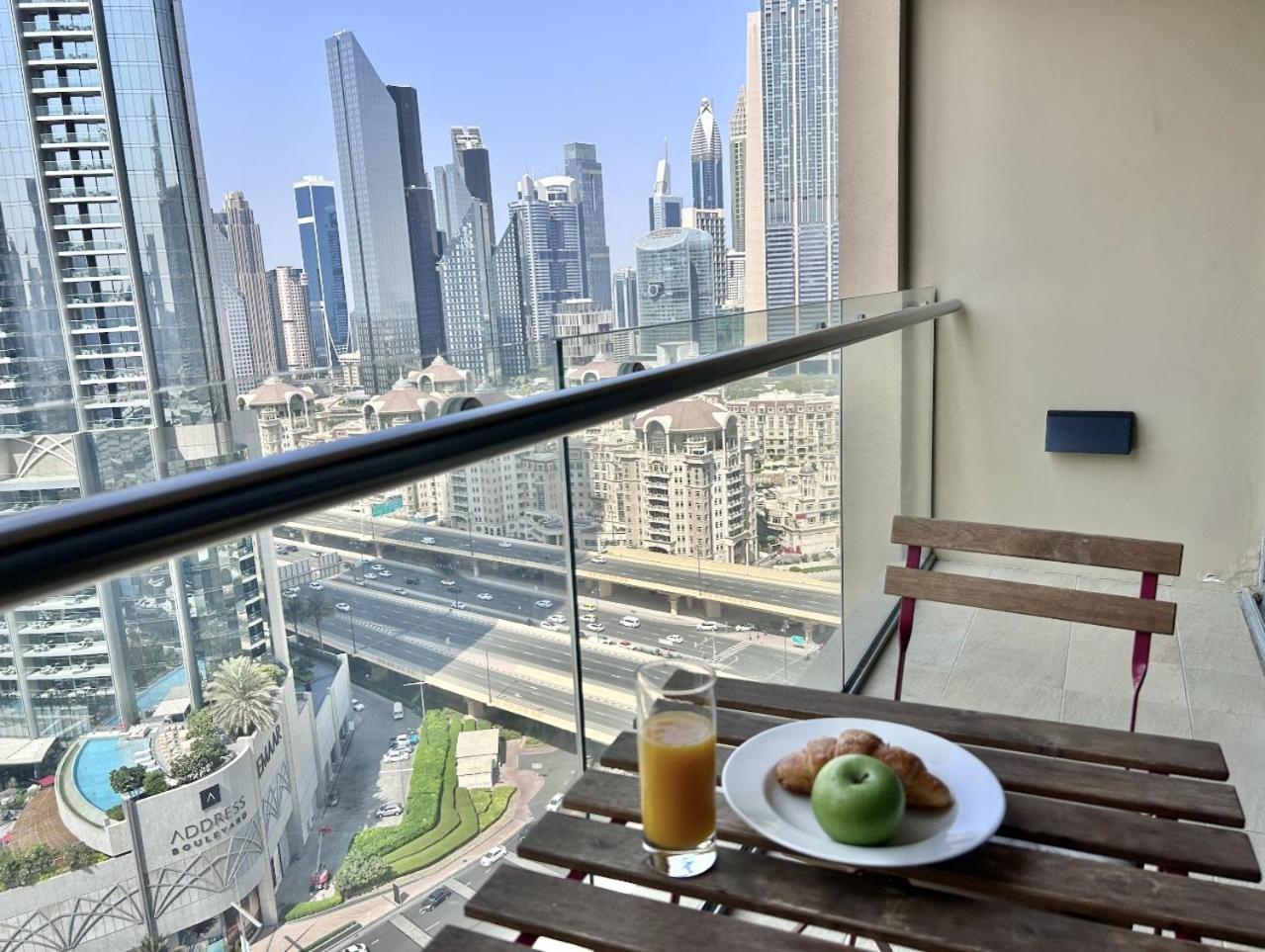 Apartment Fashion Avenue Mall Residences - With Balcony *