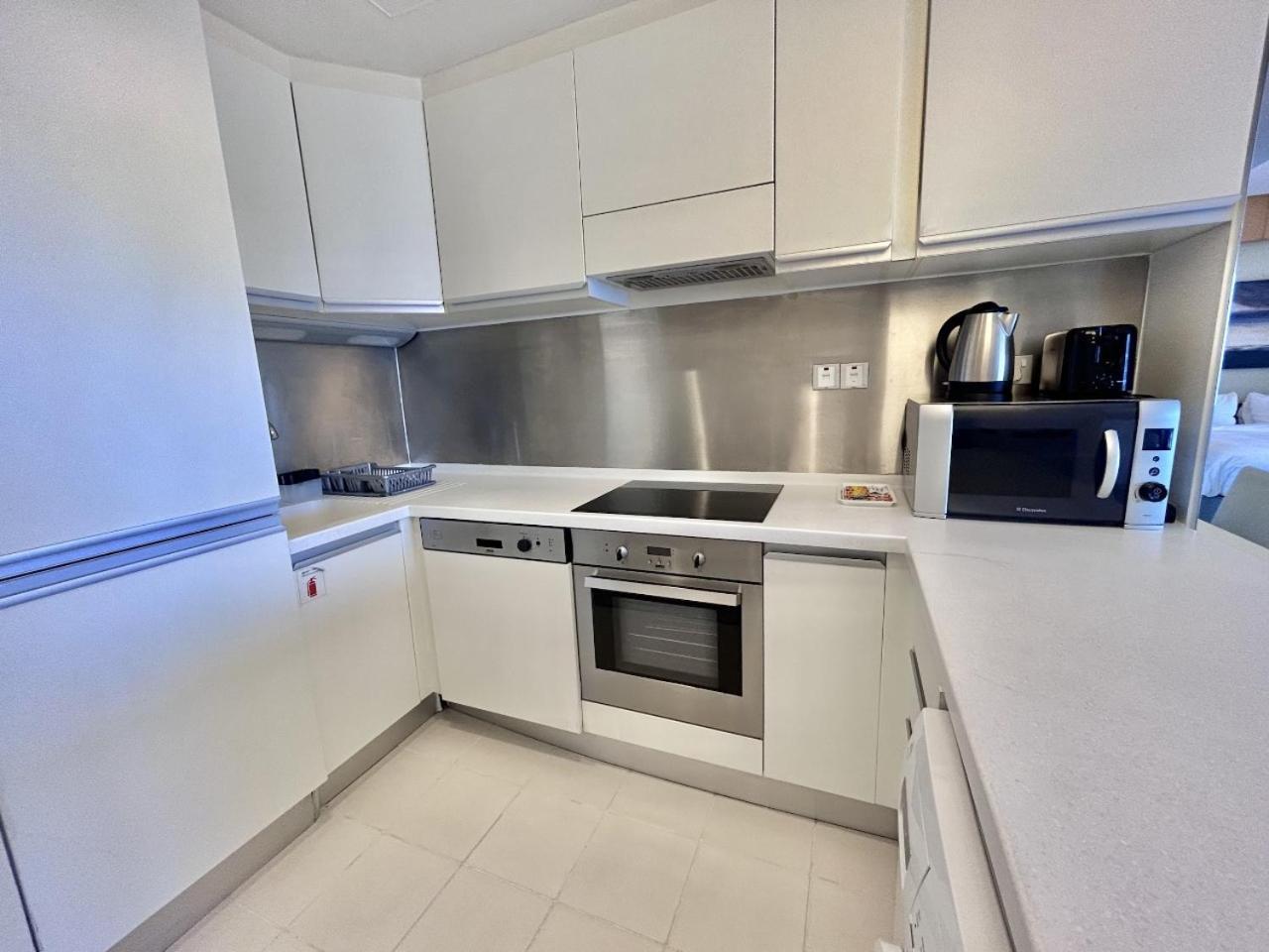 Apartment Fashion Avenue Mall Residences - With Balcony *