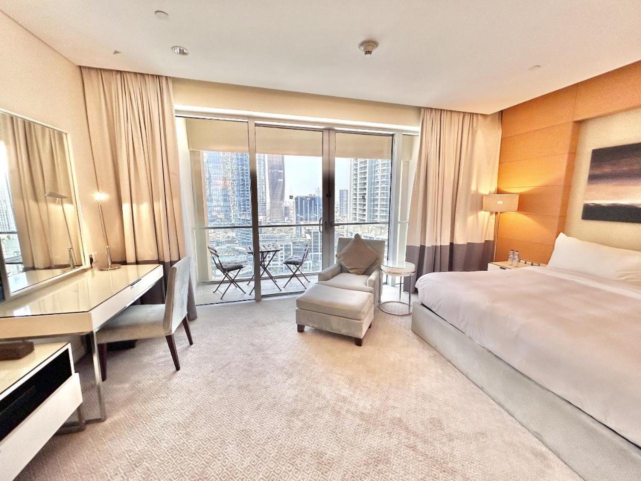 Apartment Fashion Avenue Mall Residences - With Balcony *