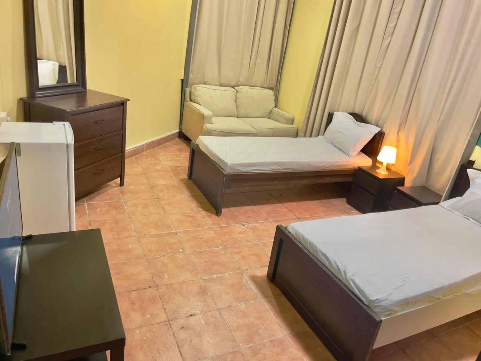 Big For ' Girls ' Only At Dubai, Marina Homestay