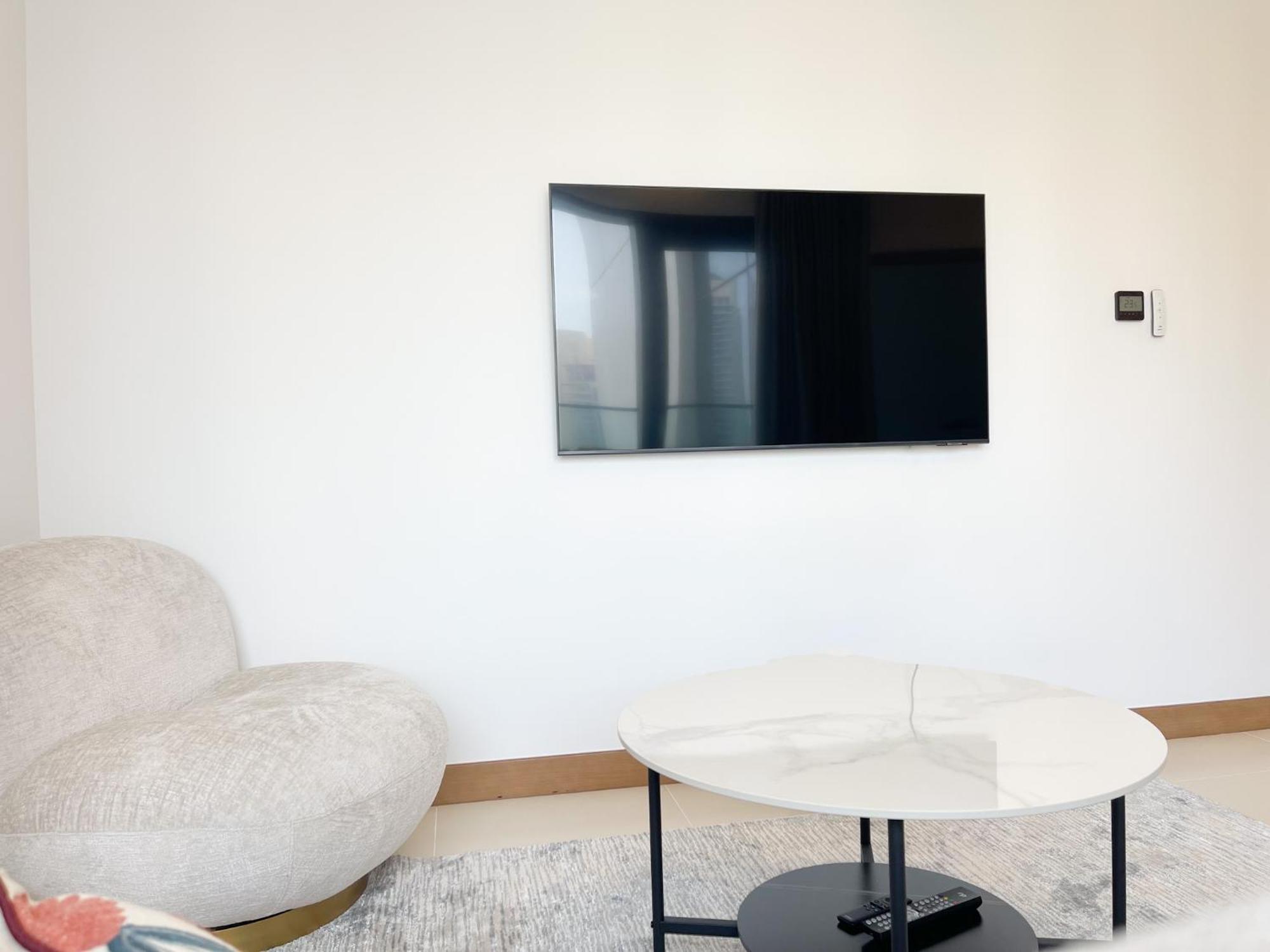 Luxury Living At Vida Marina & Yacht Club *