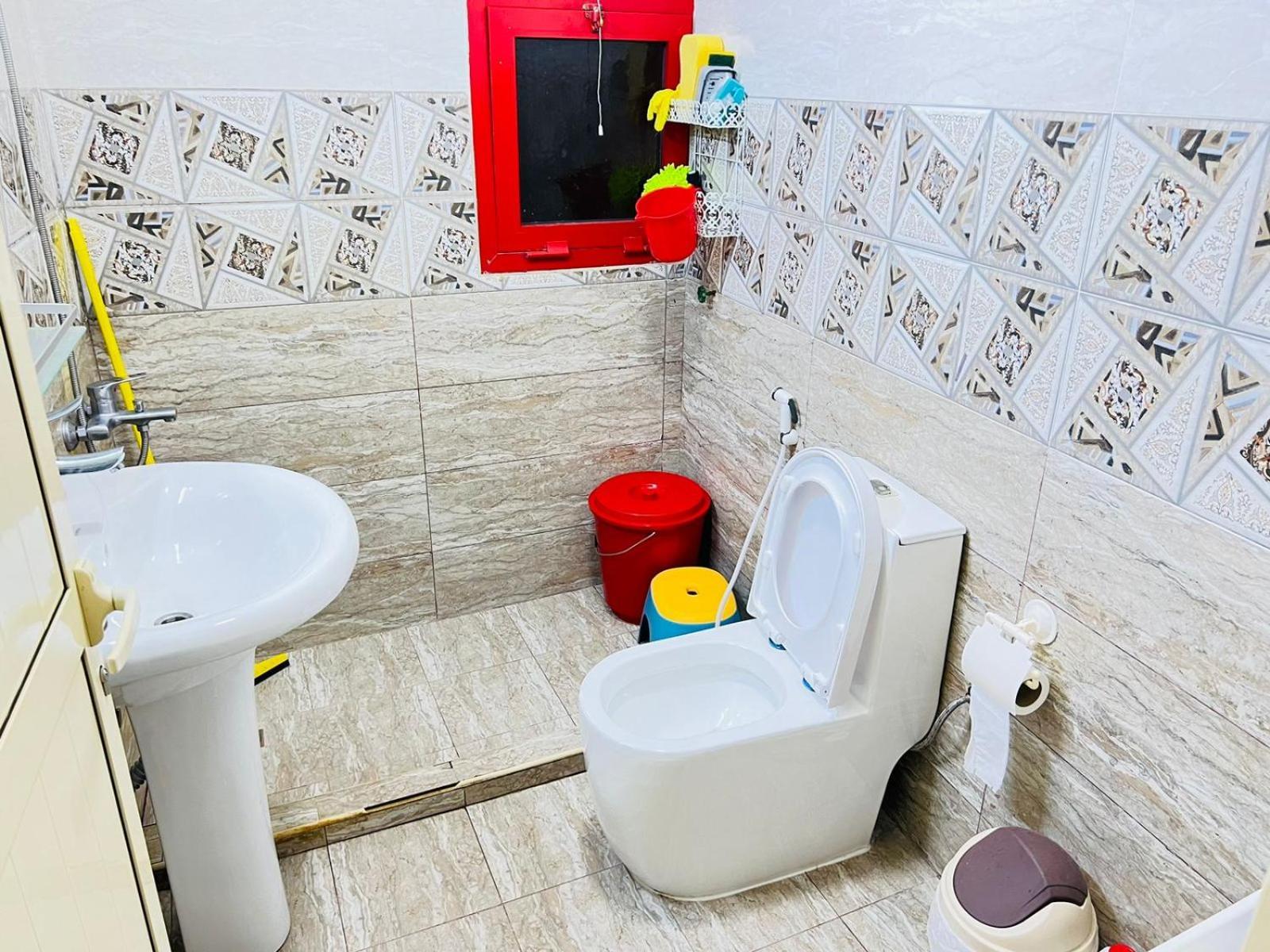 Moon Backpackers , Al Rigga , Partition For Couples And For Singles Apartment *