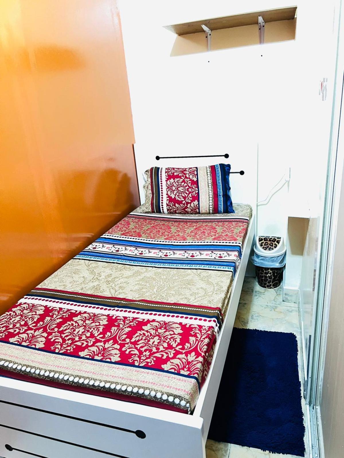 Moon Backpackers , Al Rigga , Partition For Couples And For Singles Apartment *