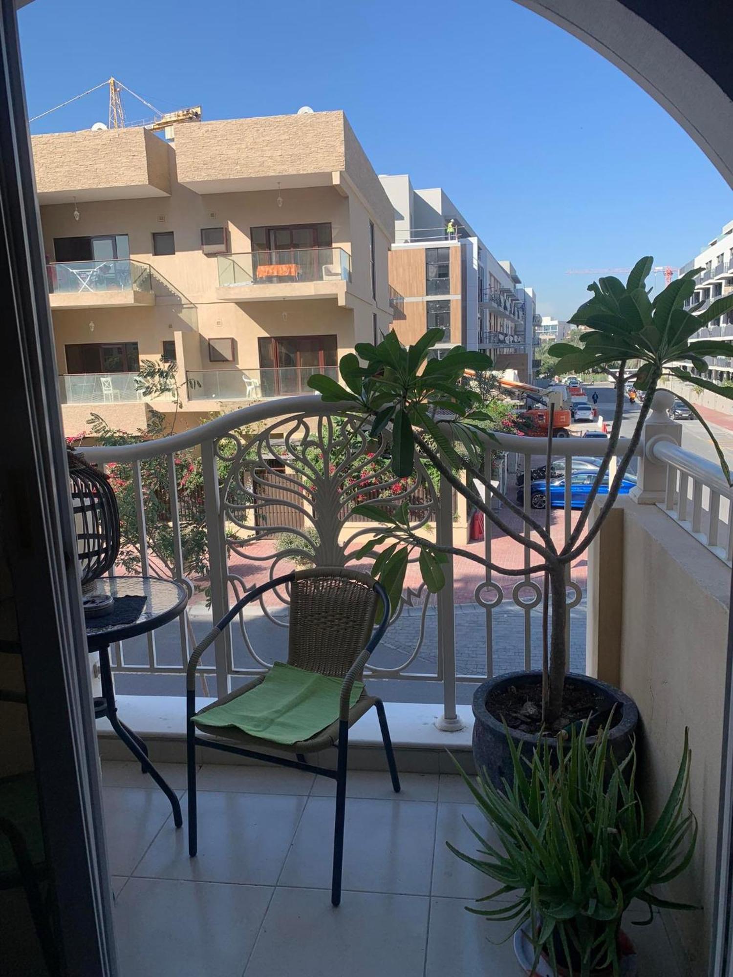 Spacious Jvc Apartment: Family-friendly With Pool & Wellness Amenities *