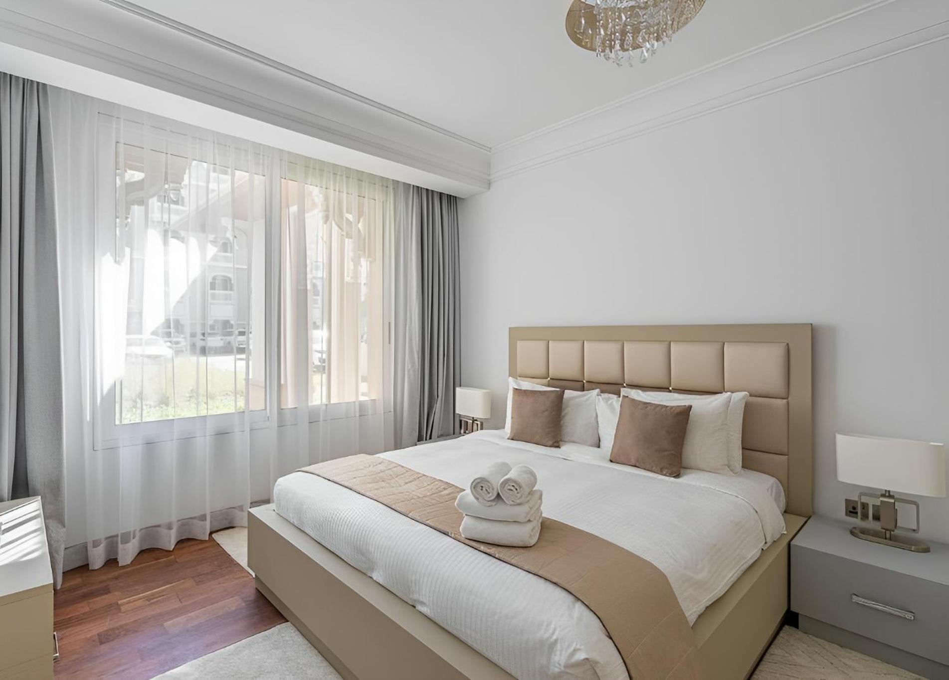 Higuests - Luxurious 1br In Palms With Private Access