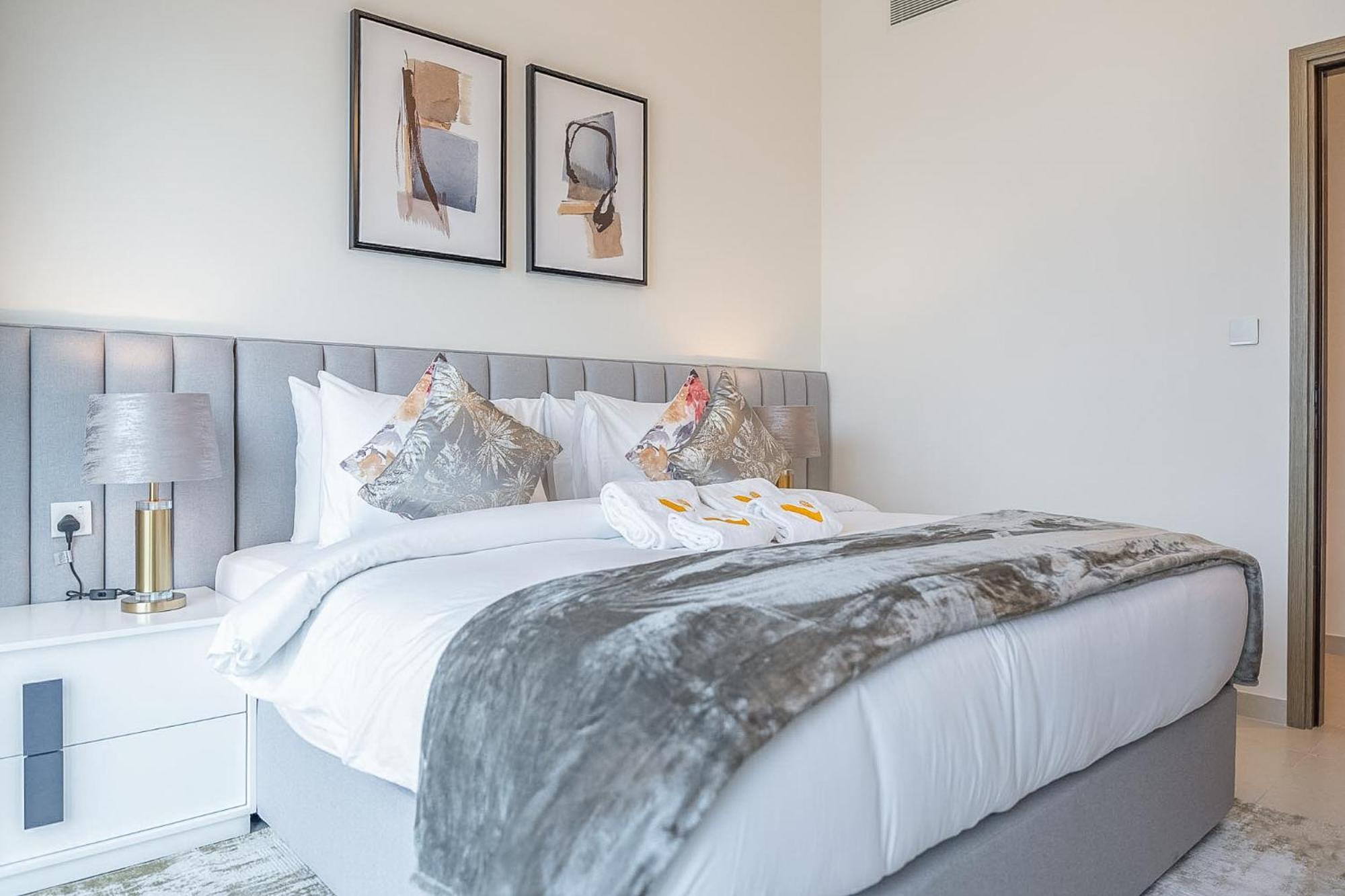 Vogue Downtown - Burj Royale - Spectacular Burj Khalifa & Mall View Apartment *