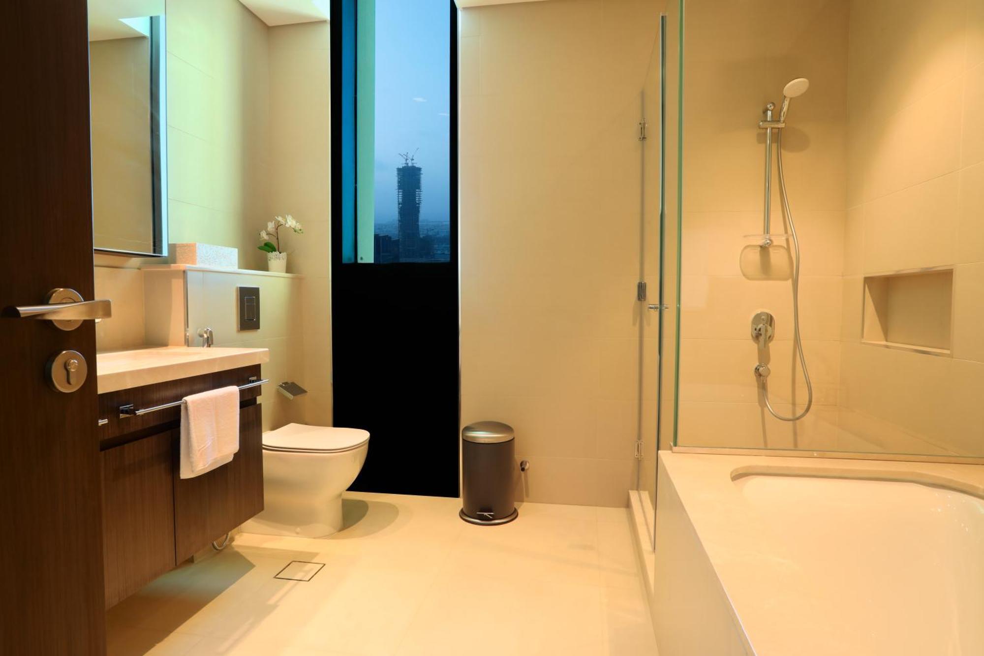 Elegant With Direct Access To Mall * Dubai