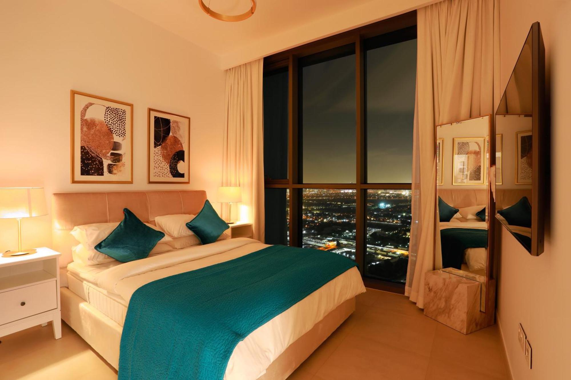 Elegant With Direct Access To Mall