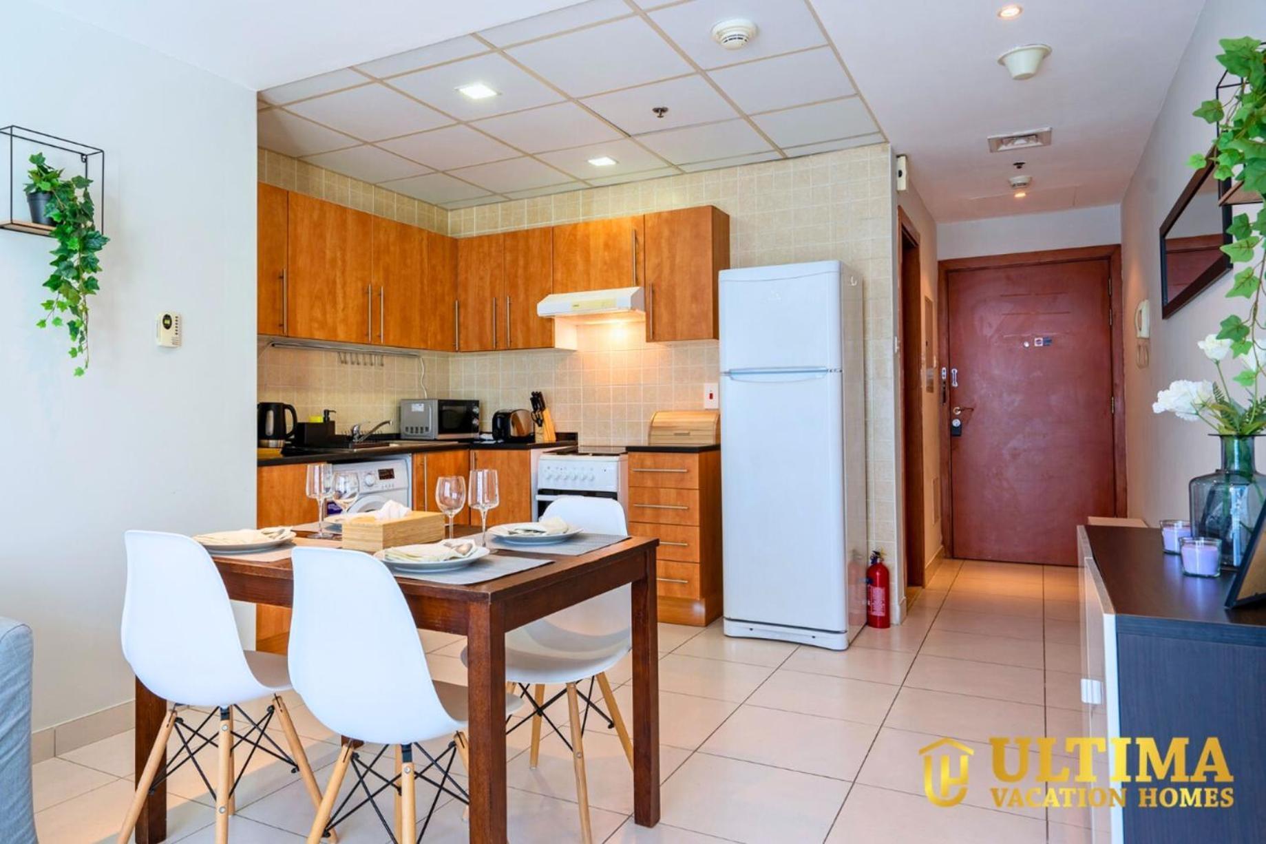 Alluring 1br Opp To Jbr Beach- Marina Views Apartment