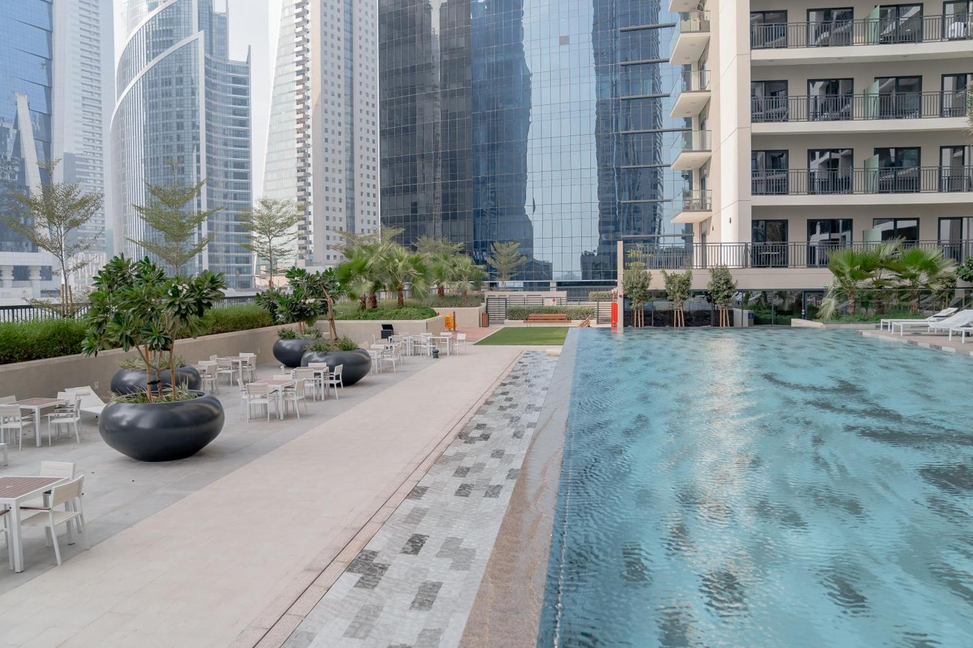 Clever Guest Zada Tower Apartment Dubai