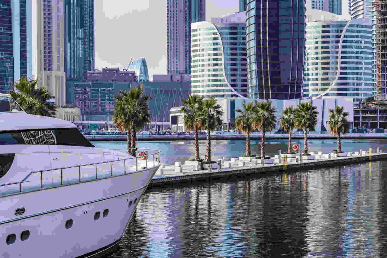 Daire Success Luxury - 5 Min Away Marina Corniche - Free Housekeeping Provided Everyday-24-7 Staff Available For Services