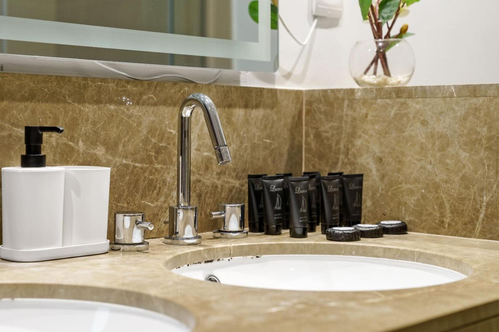 Luxury Burj Khalifa & Fountain View Apt Downtown Apartment *