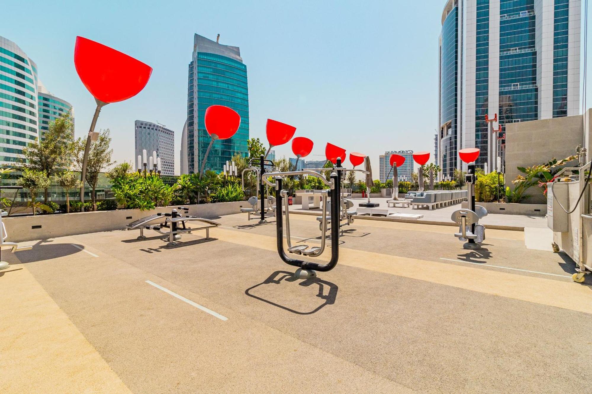 Apartamento Chic With Balcony 5 Mins Walk To Mall