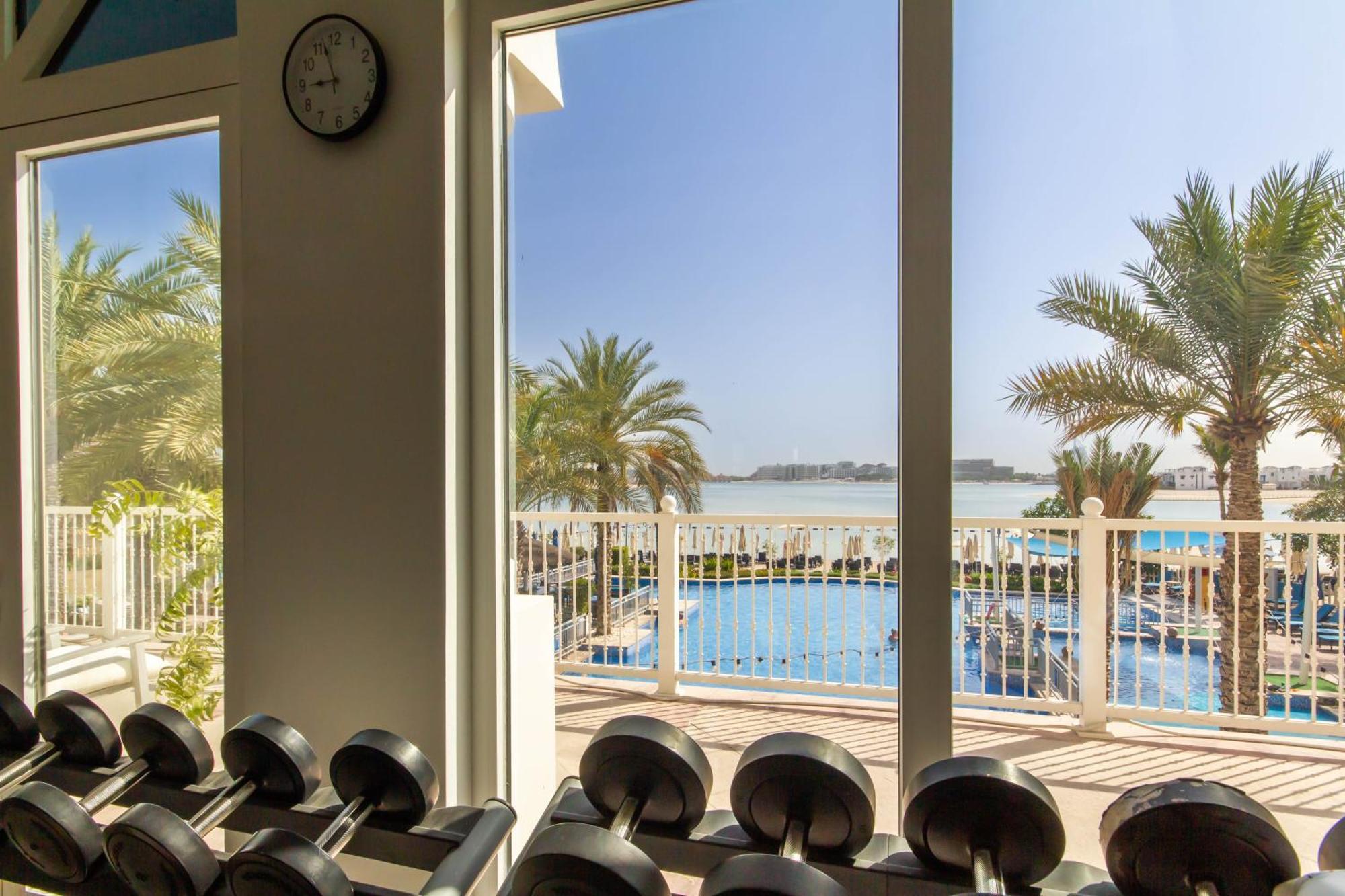 Apartment Bespoke Homes - Palm Jumeirah- 1 Bedroom Sea View With Pool & Access, Al Haseer Dubai