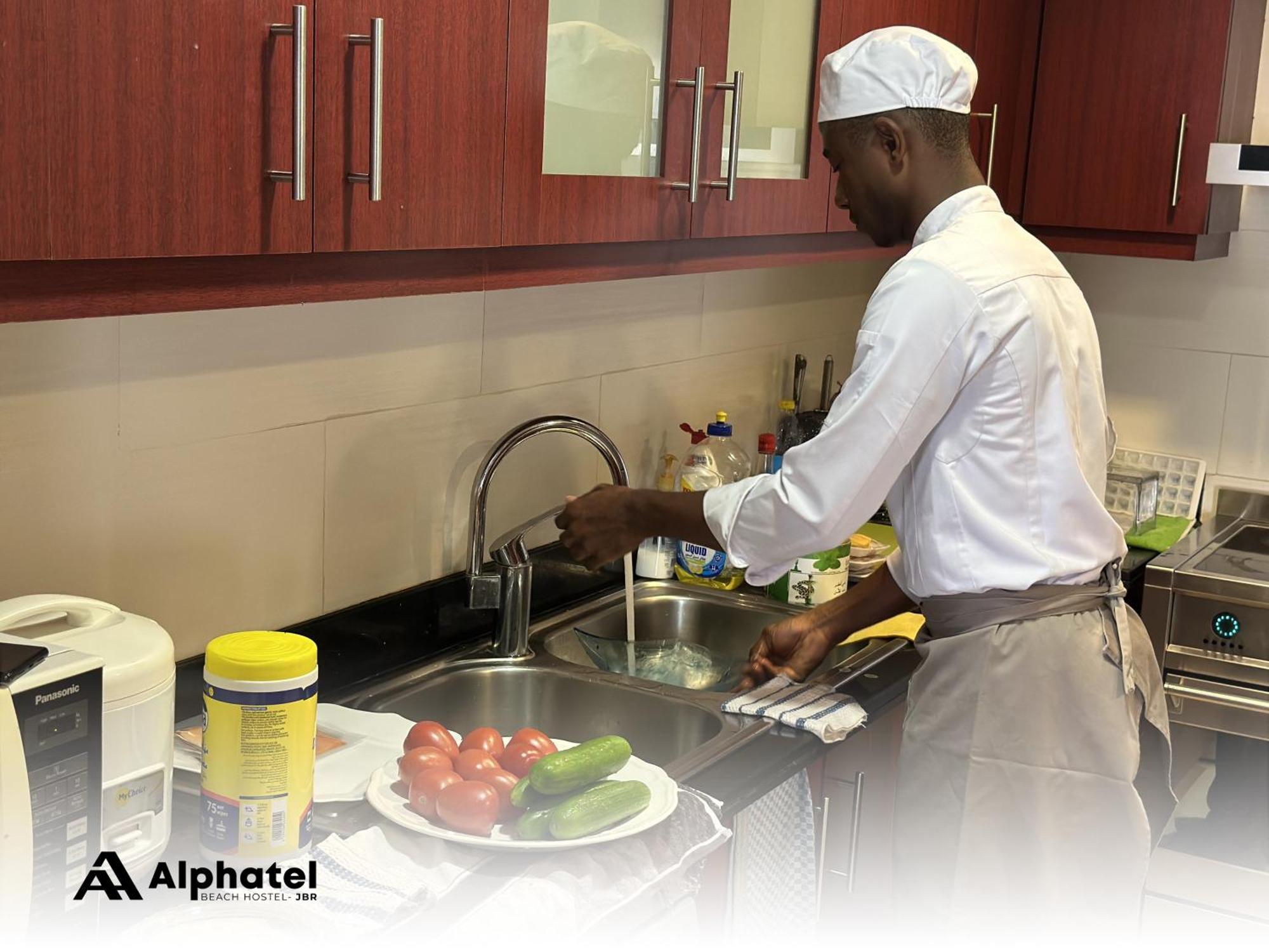 Hostel Alphatel Beach Jbr