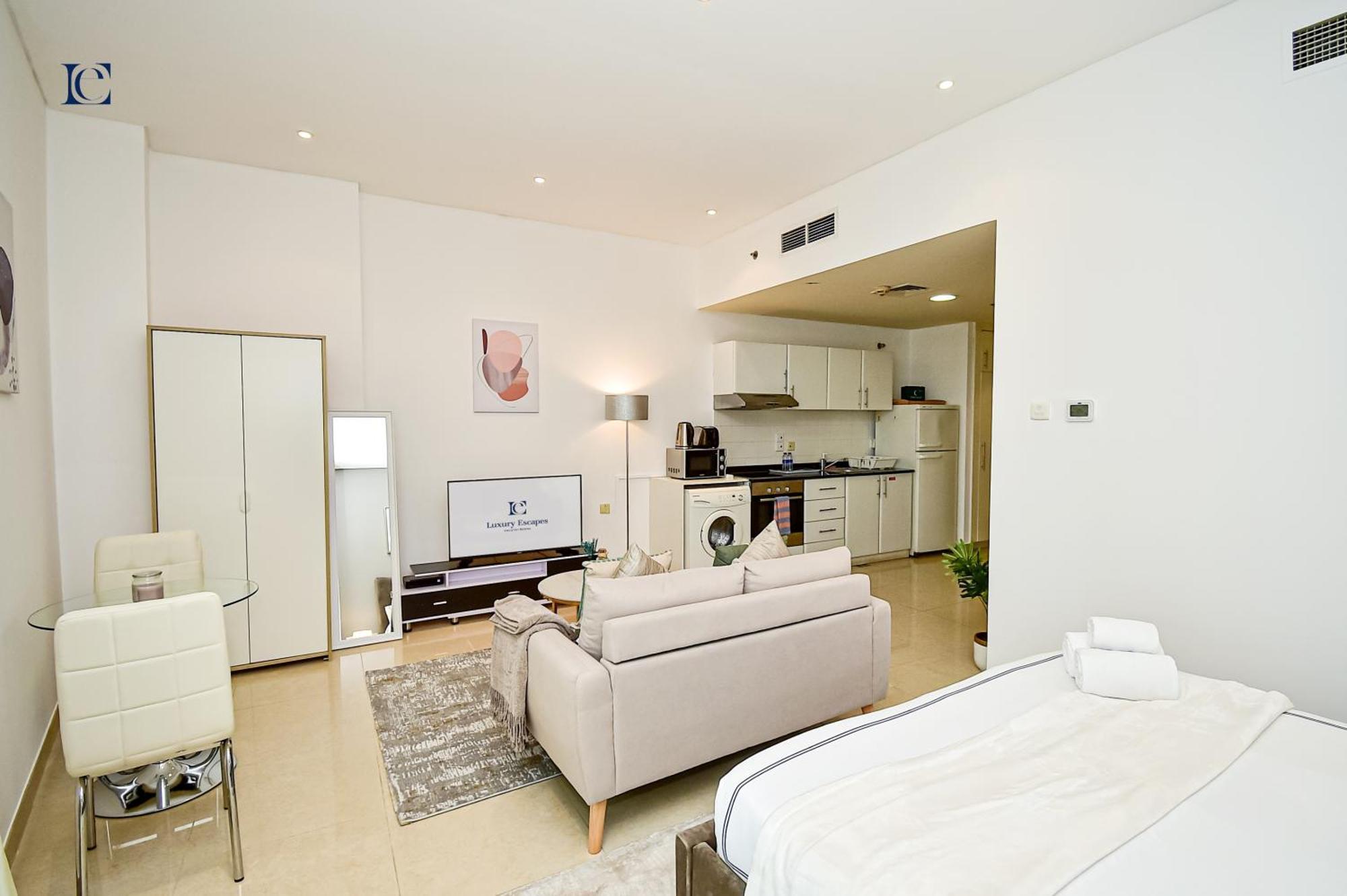 Luxury Escapes - Budget With Balcony, Yacht Bay Marina Apartment