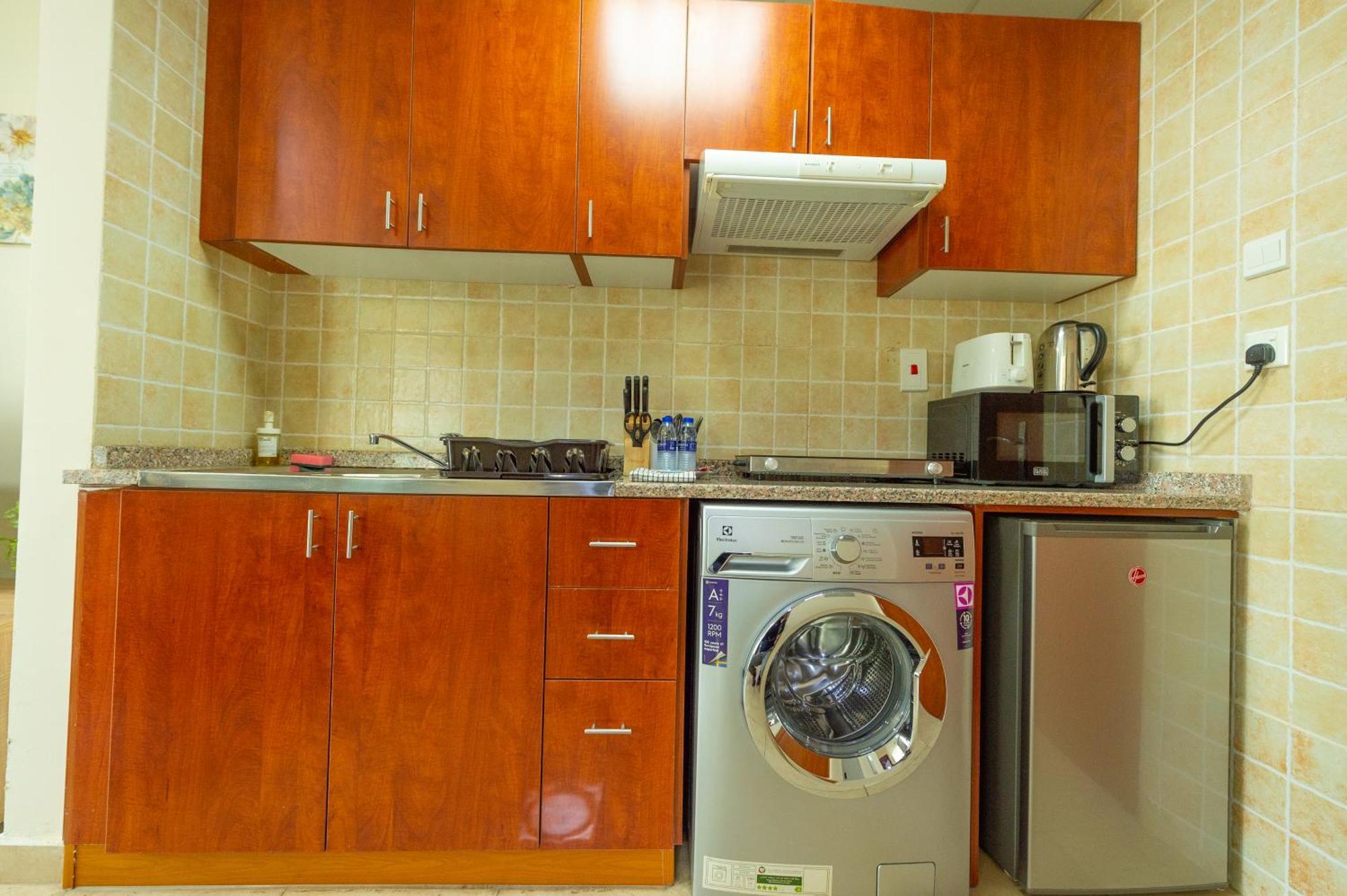 Luxury Escapes - Modern Budget With Balcony In Jlt!