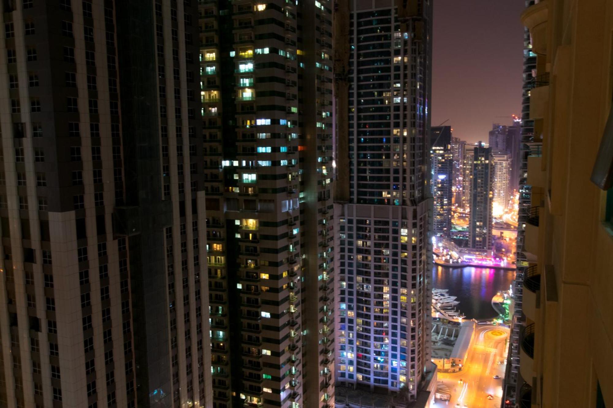 Big For ' Girls ' Only At Dubai, Marina Homestay *
