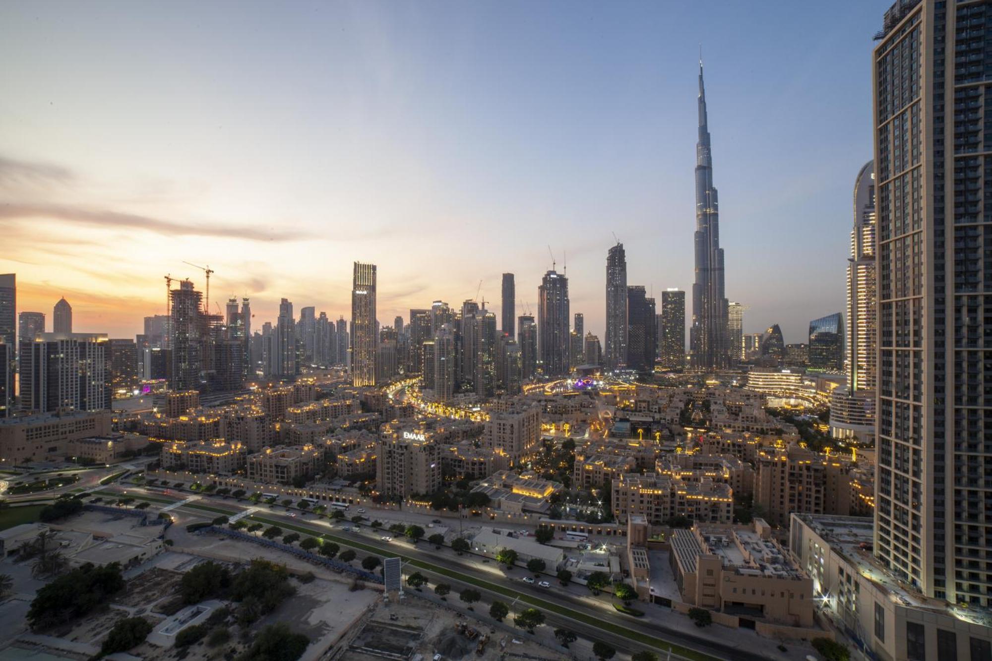 Upgraded With Stunning Burj Khalifa View Apartment *