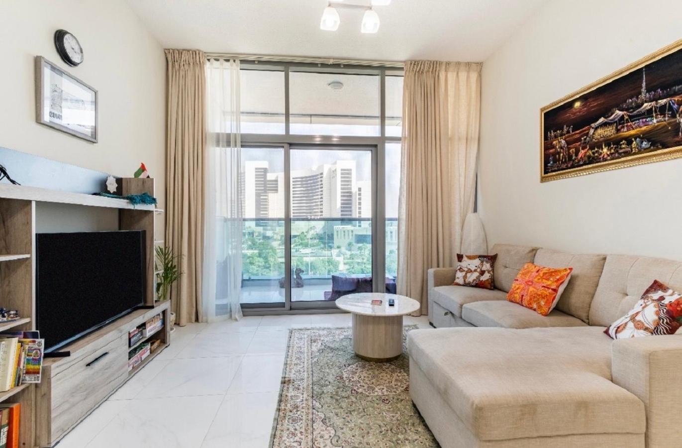 Bright & Cozy, Near Metro & Downtown, Pool, Gym Apartamento Dubai