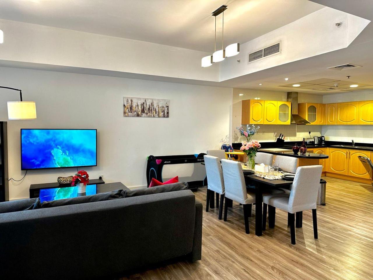 Daire La Buena Vida Homes - Exquisite Spacious Luxe 1br , Full Marina View, Kitchen, 5 Min To Beach, Jbr And Marina Dubai