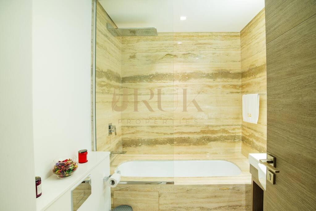 Cozy Serenity - Downtown Apartment