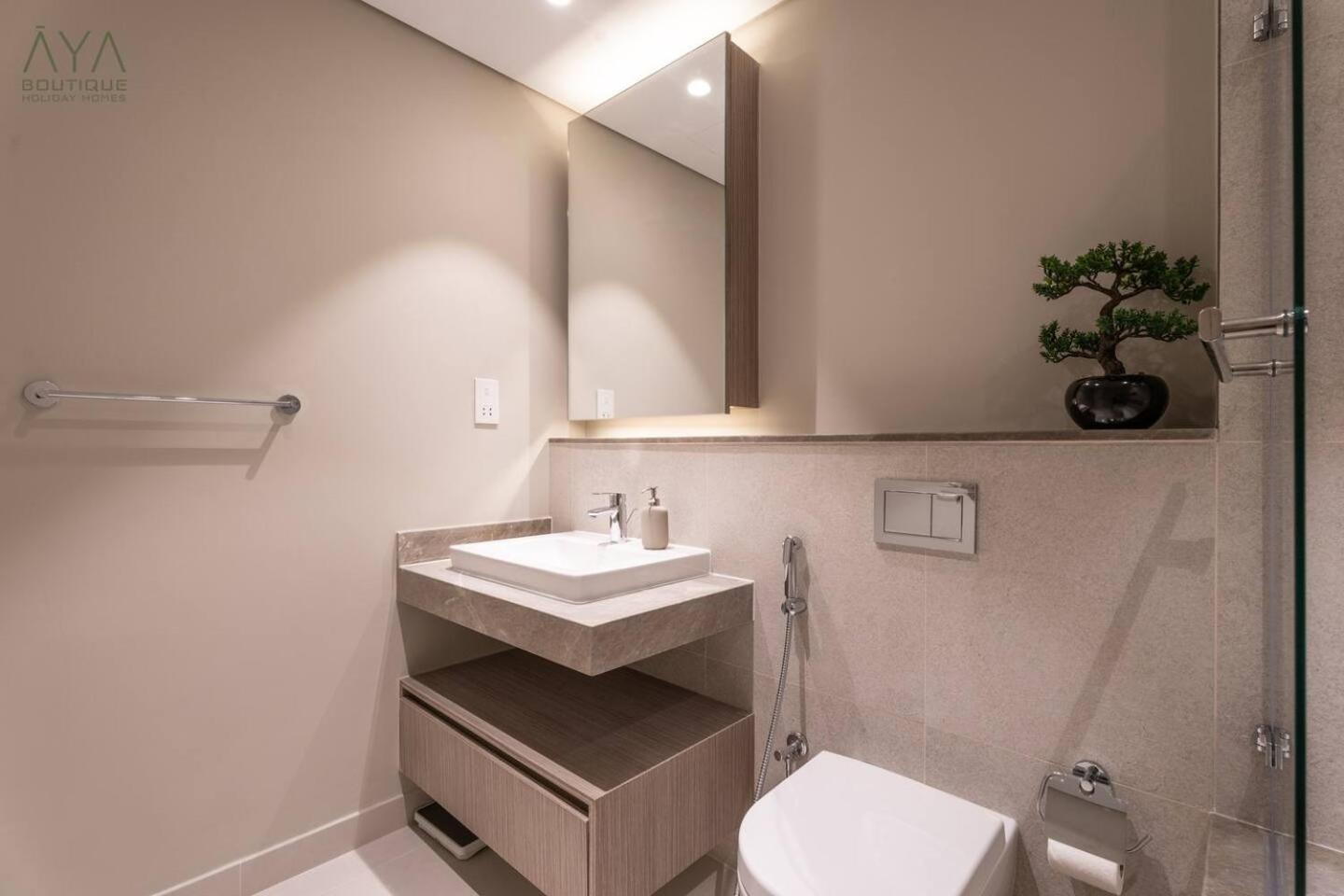 Elegant Luxury With Stunning Views In Creek Harbour Apartment *