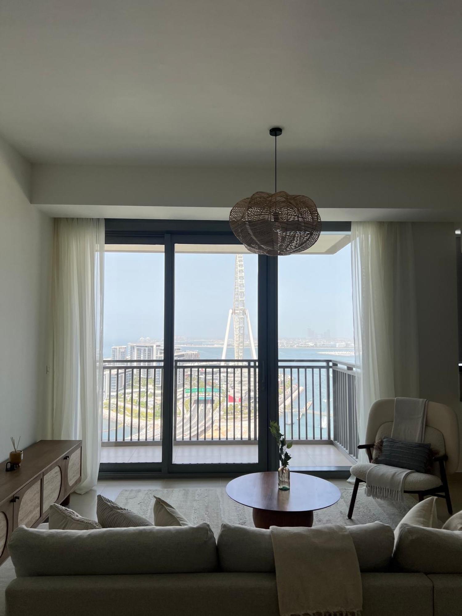 Marina Eye View: Luxury *