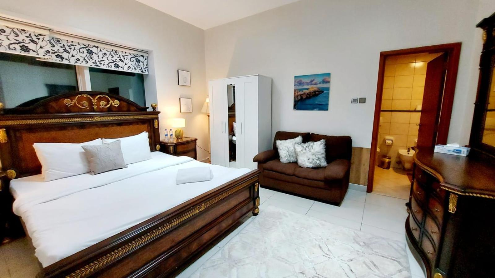 Entire Private Self Catered Marina *