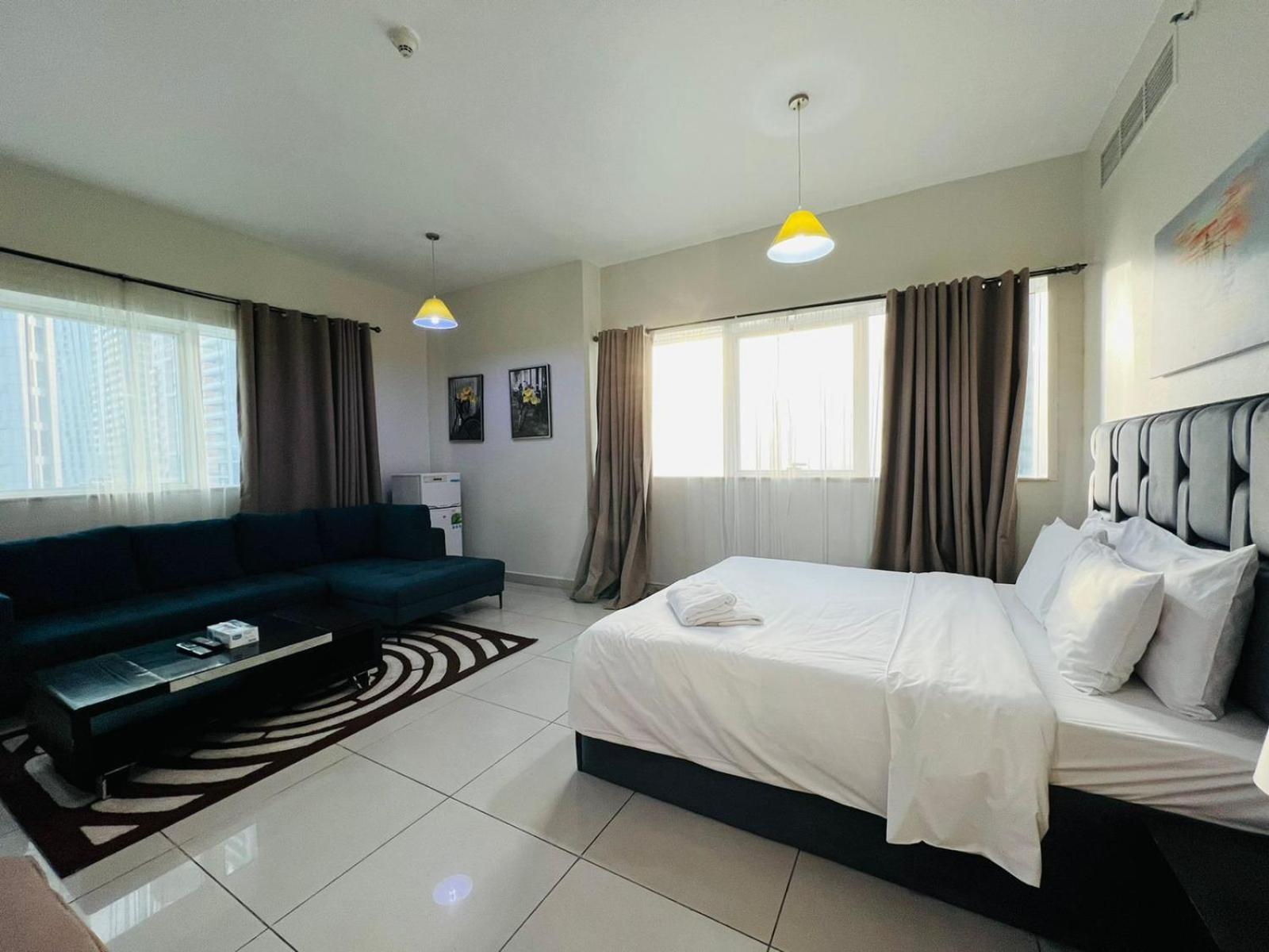 Entire Private Self Catered Marina Daire Dubai