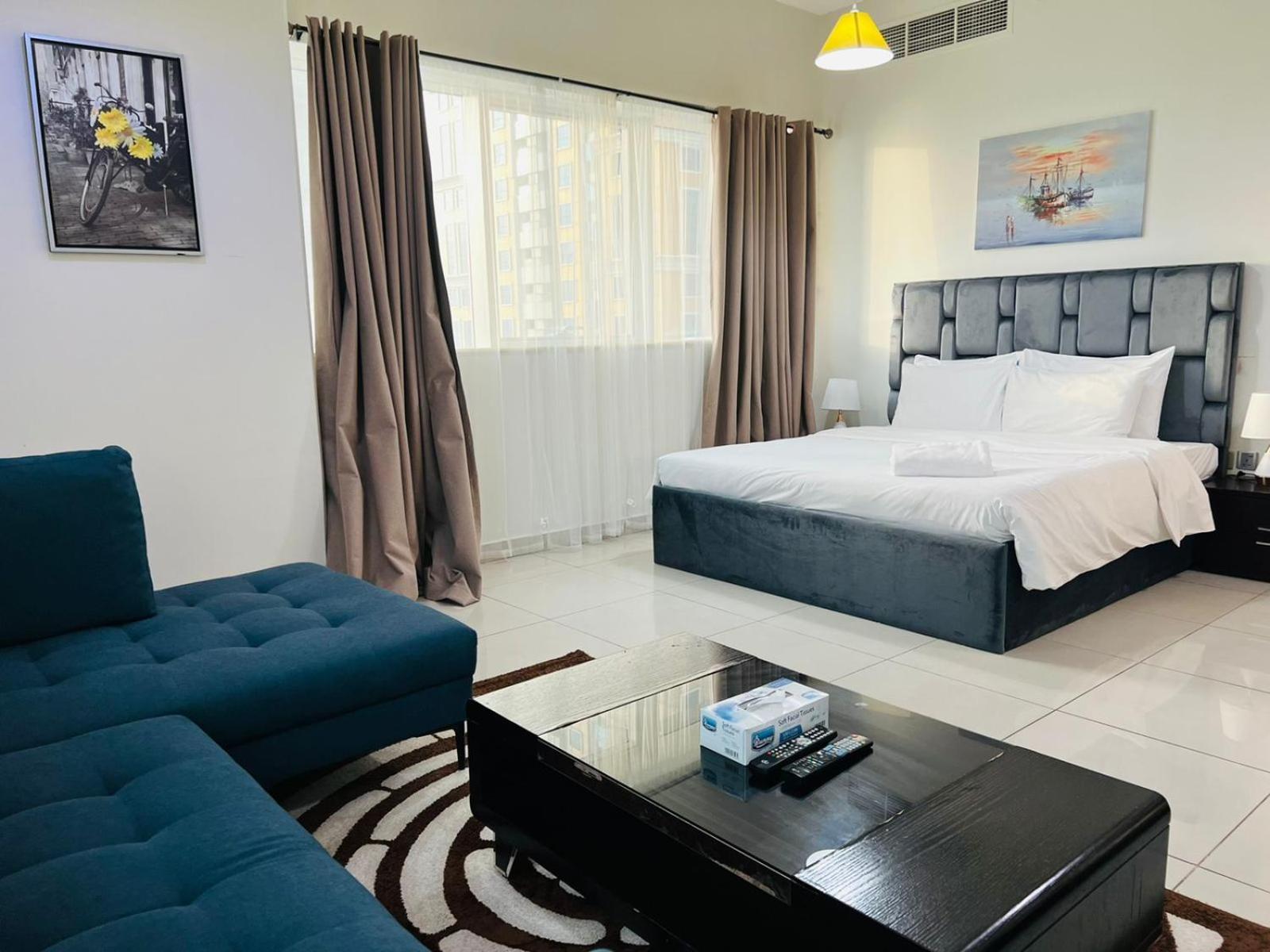 Entire Private Self Catered Marina Daire Dubai