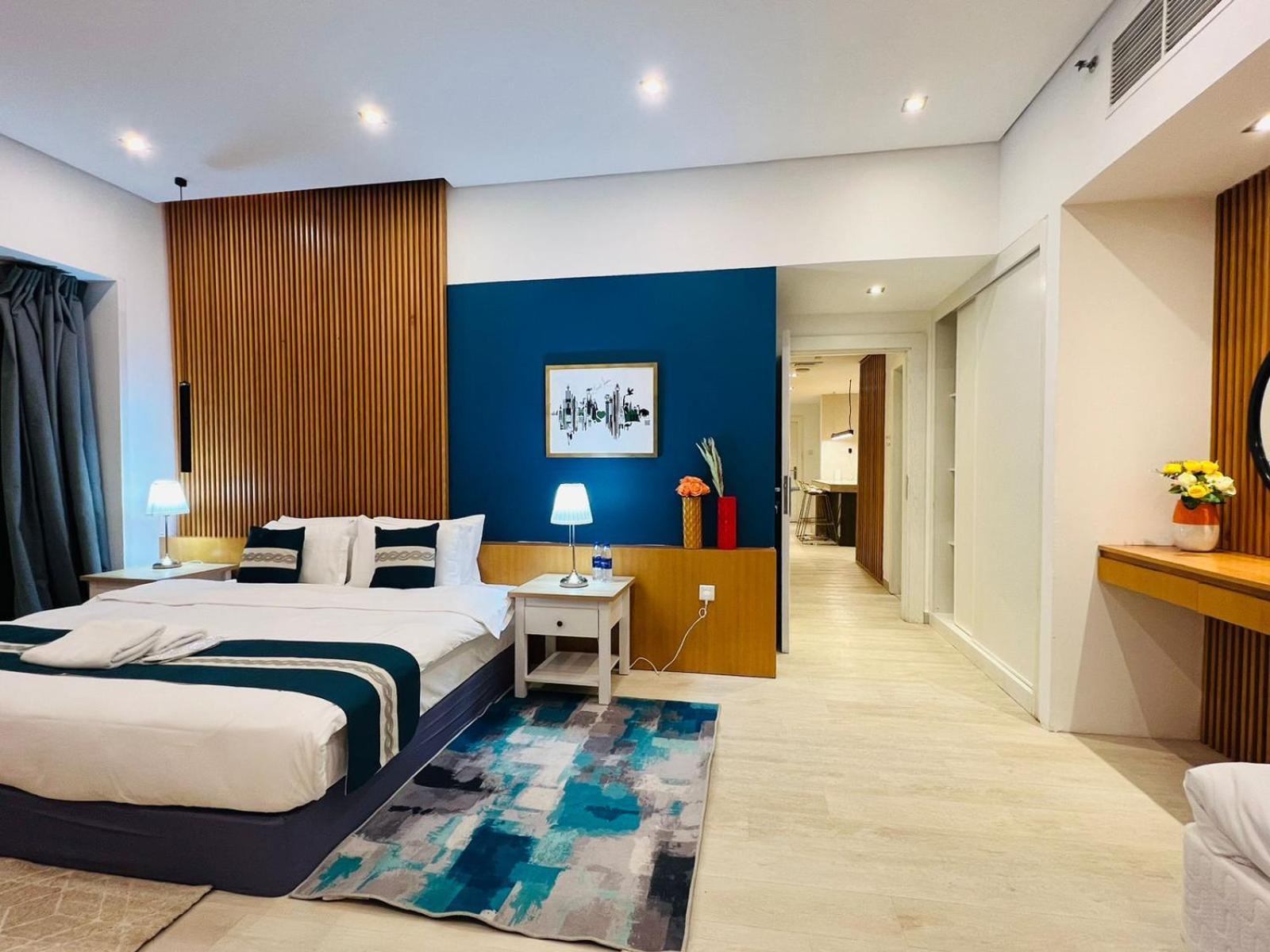 High Floor With Skyline & Burj Khalifa View 3 Bedroom Unit Marina *