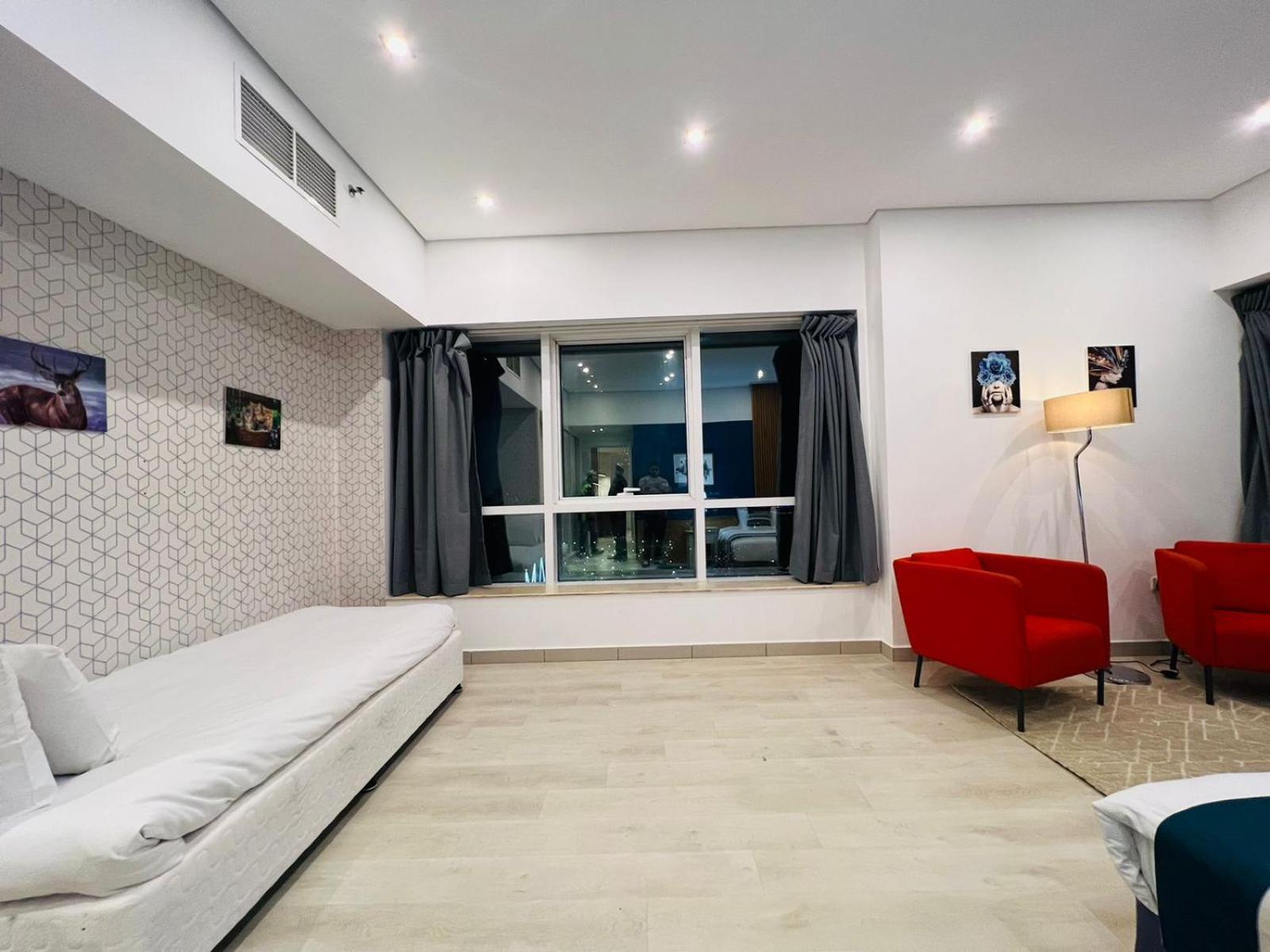 Apartment High Floor With Skyline & Burj Khalifa View 3 Bedroom Unit Marina Dubai
